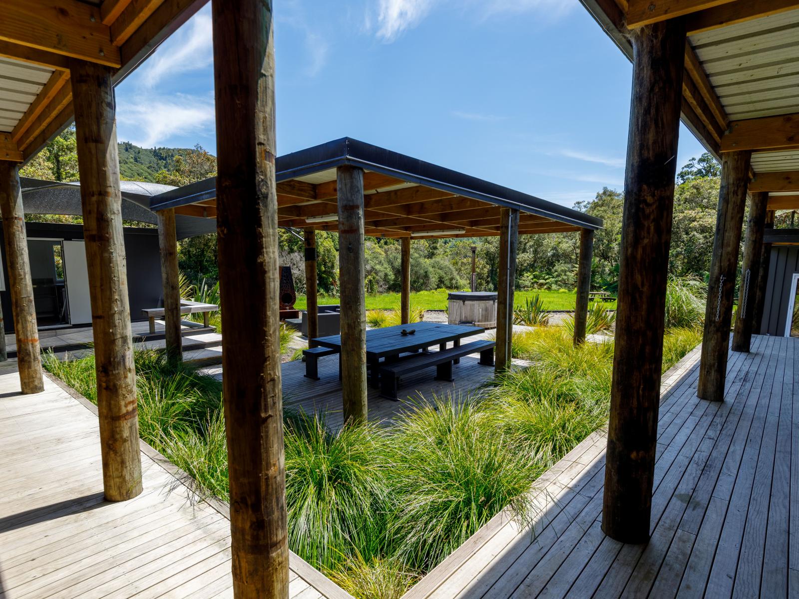 2109 Okau Road, Ahititi