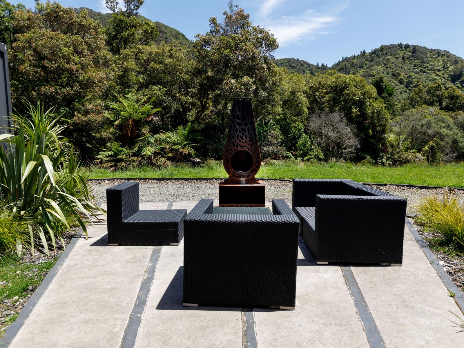 2109 Okau Road, Ahititi