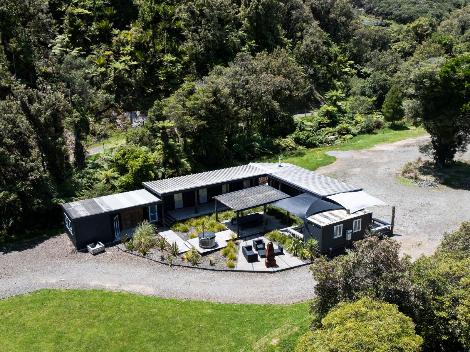 2109 Okau Road, Ahititi