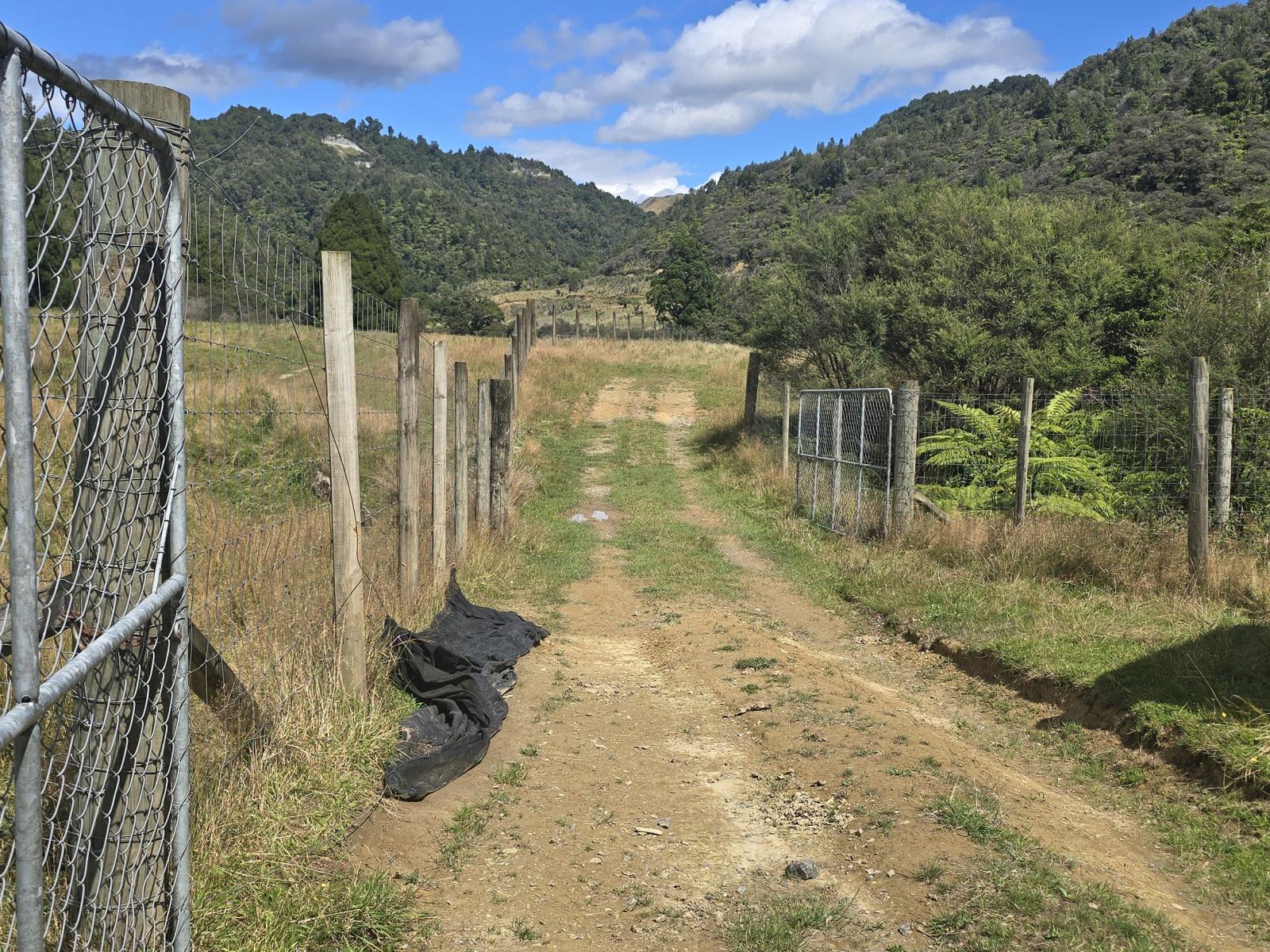 2109 Okau Road, Ahititi