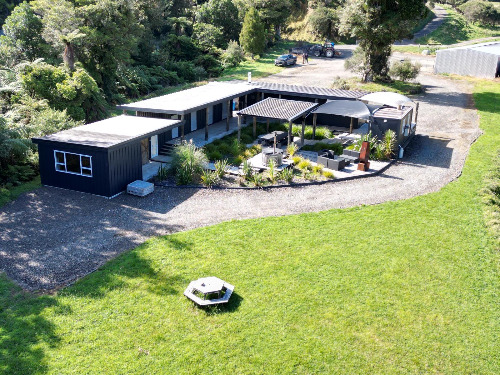 2109 Okau Road, Ahititi
