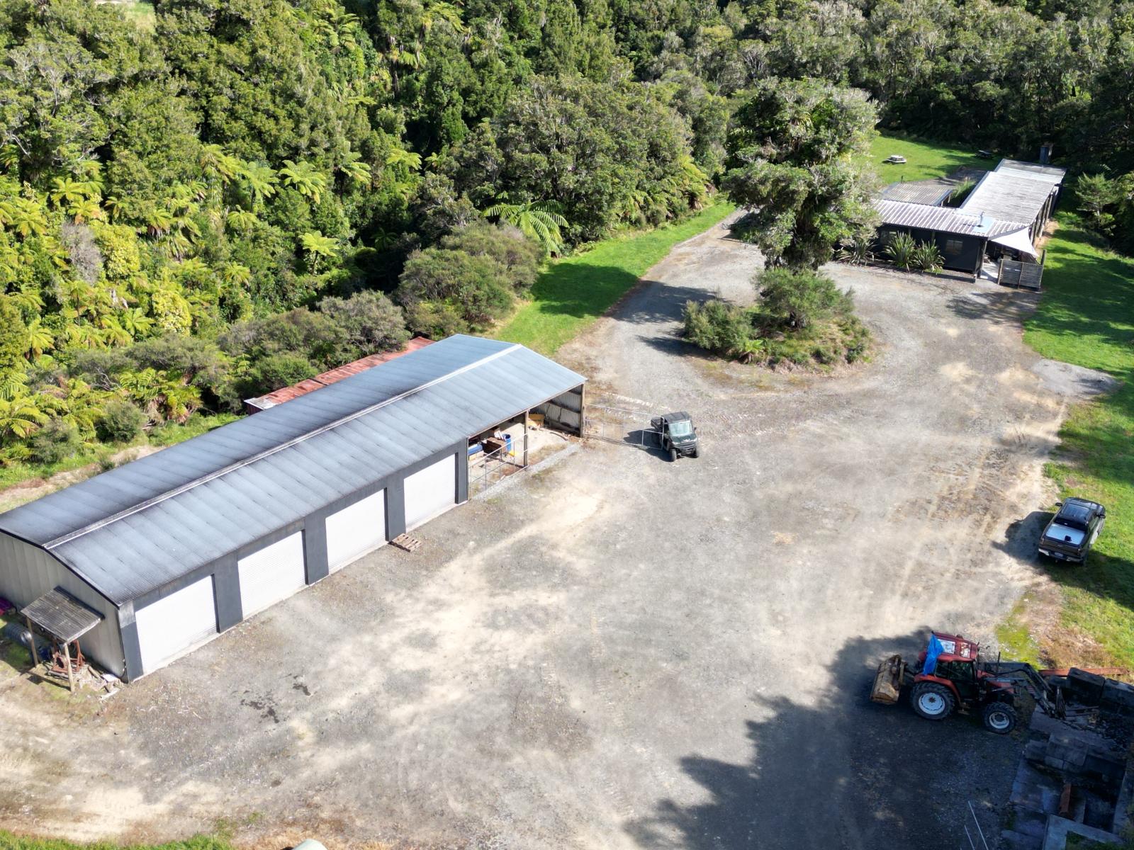 2109 Okau Road, Ahititi