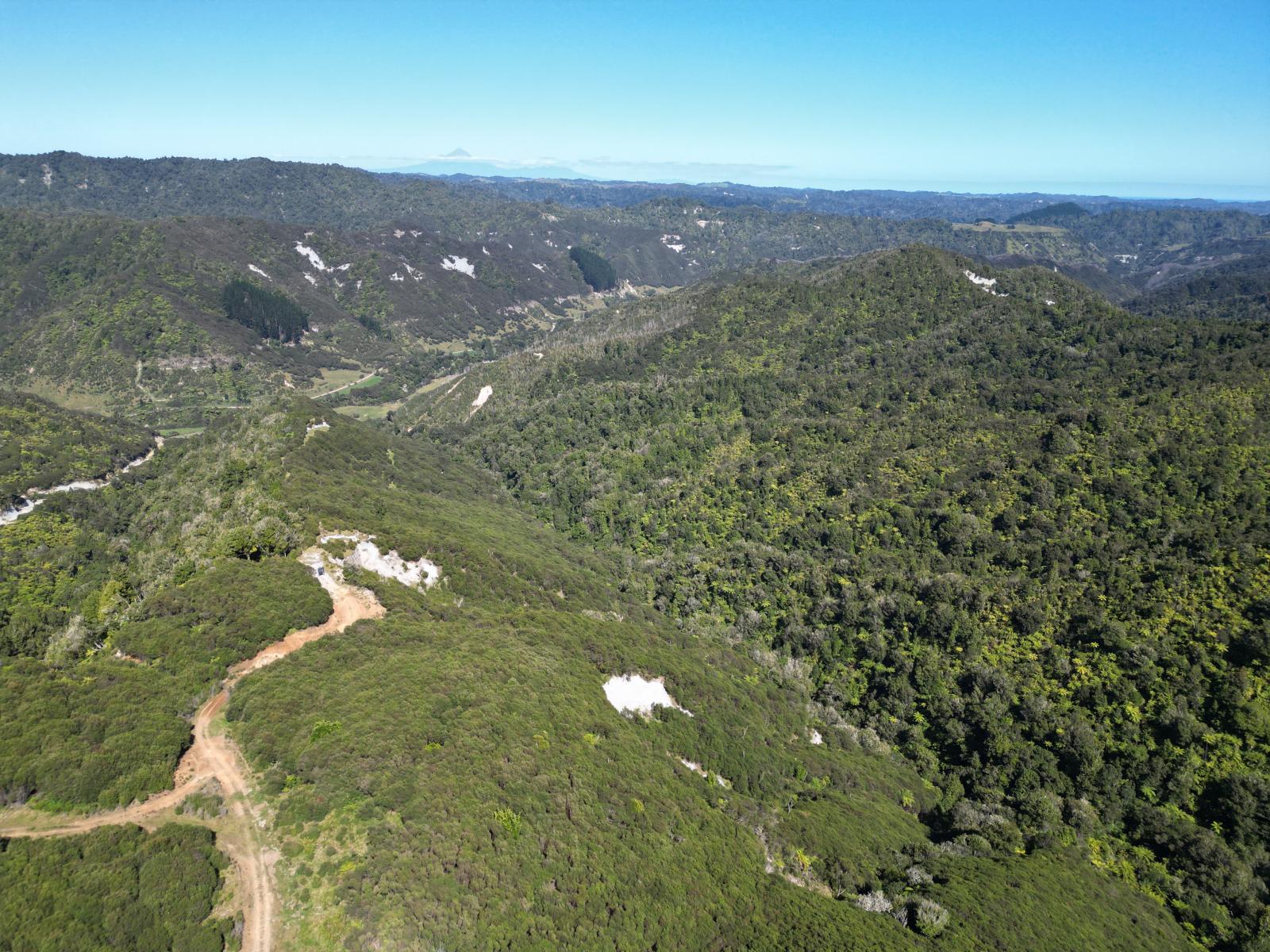 2109 Okau Road, Ahititi