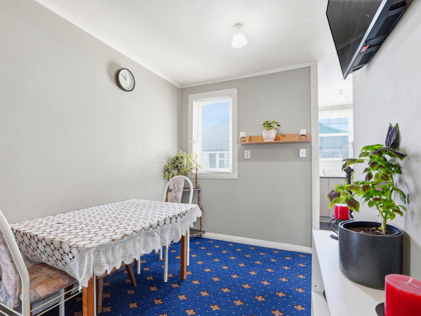 111 Carlton Avenue, Tawhero