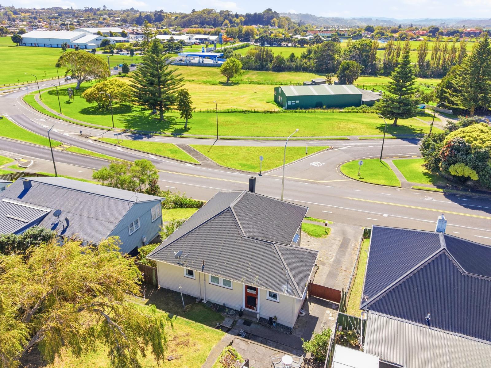 111 Carlton Avenue, Tawhero