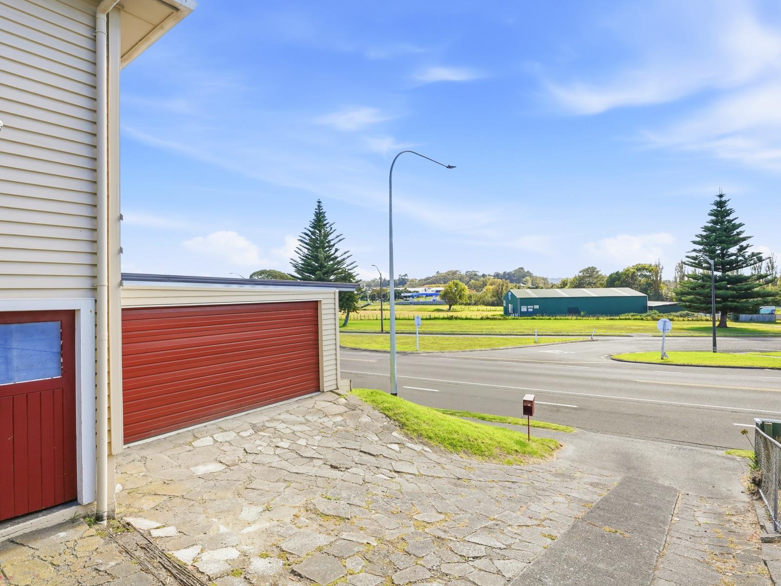 111 Carlton Avenue, Tawhero