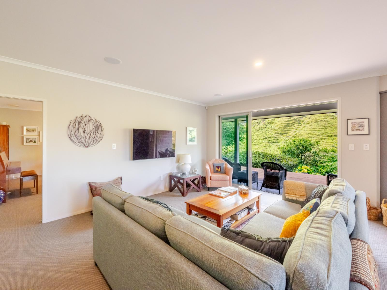 1127 Pourerere Road, Omakere