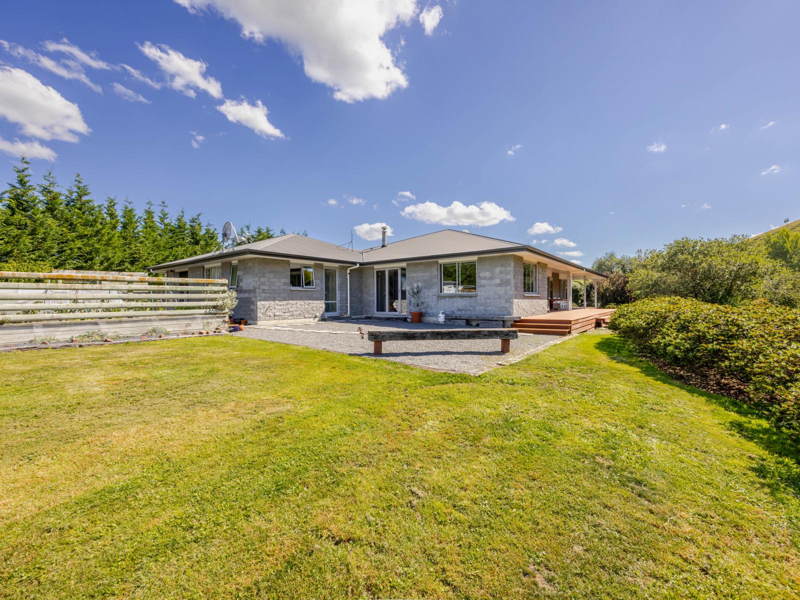 1127 Pourerere Road, Omakere