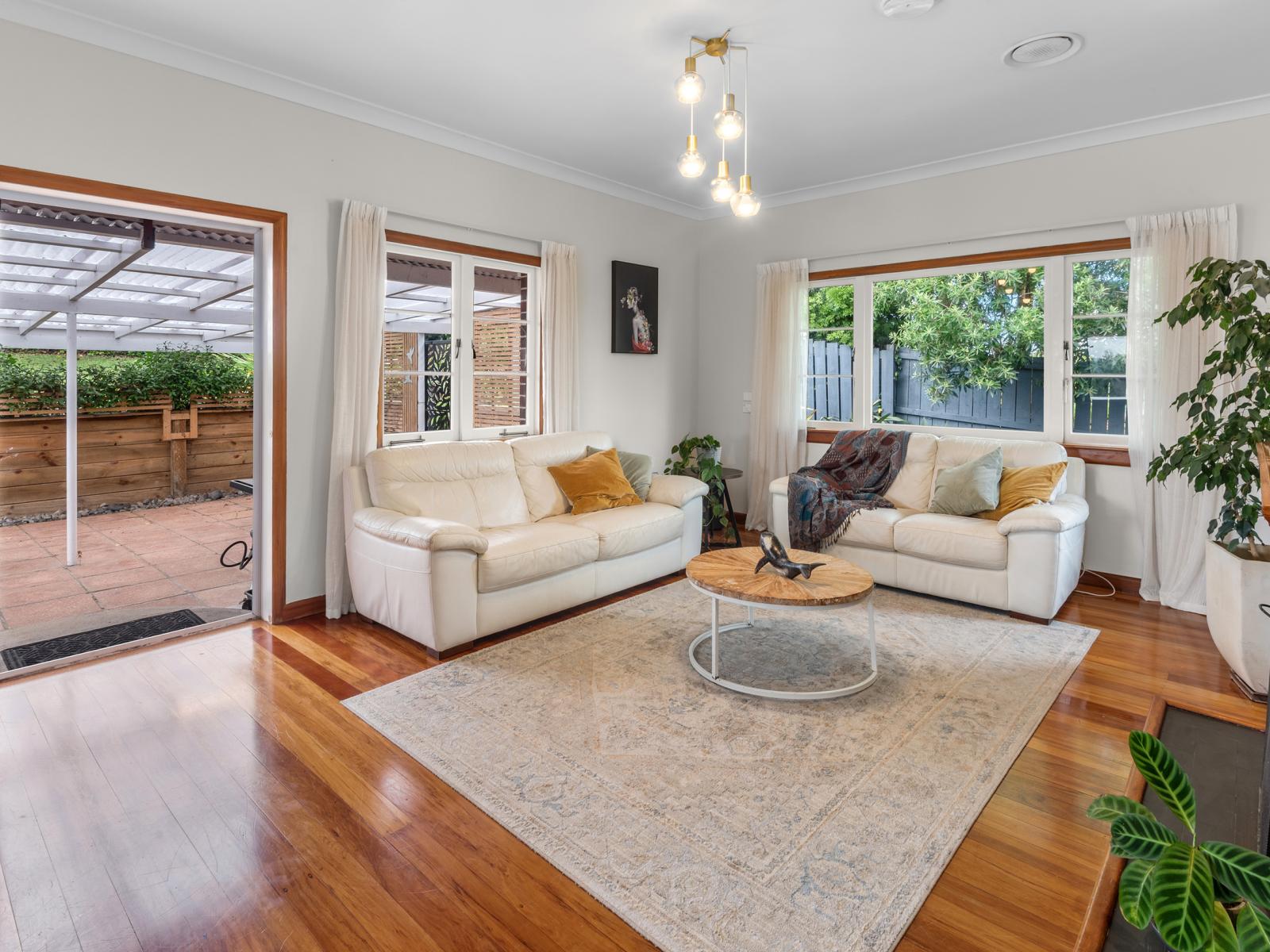 13 Punga Grove Avenue, Riverside