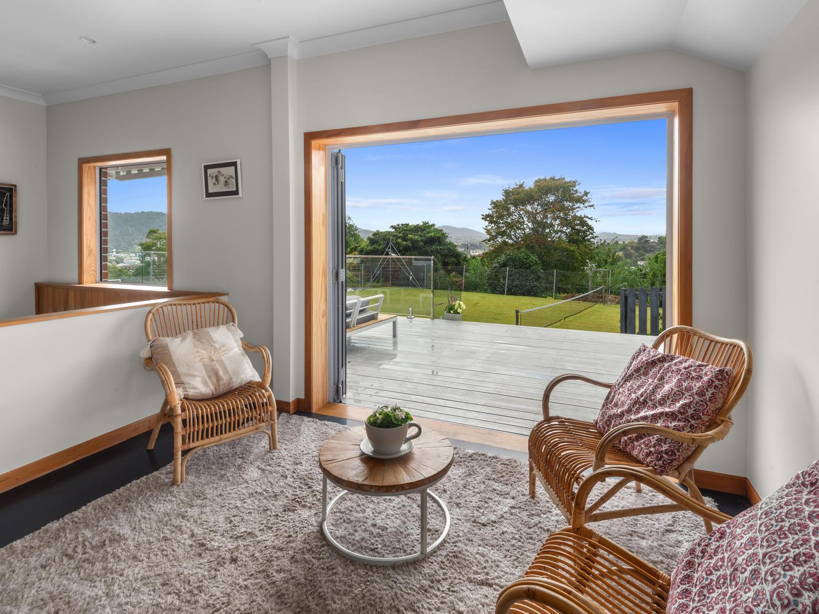 13 Punga Grove Avenue, Riverside