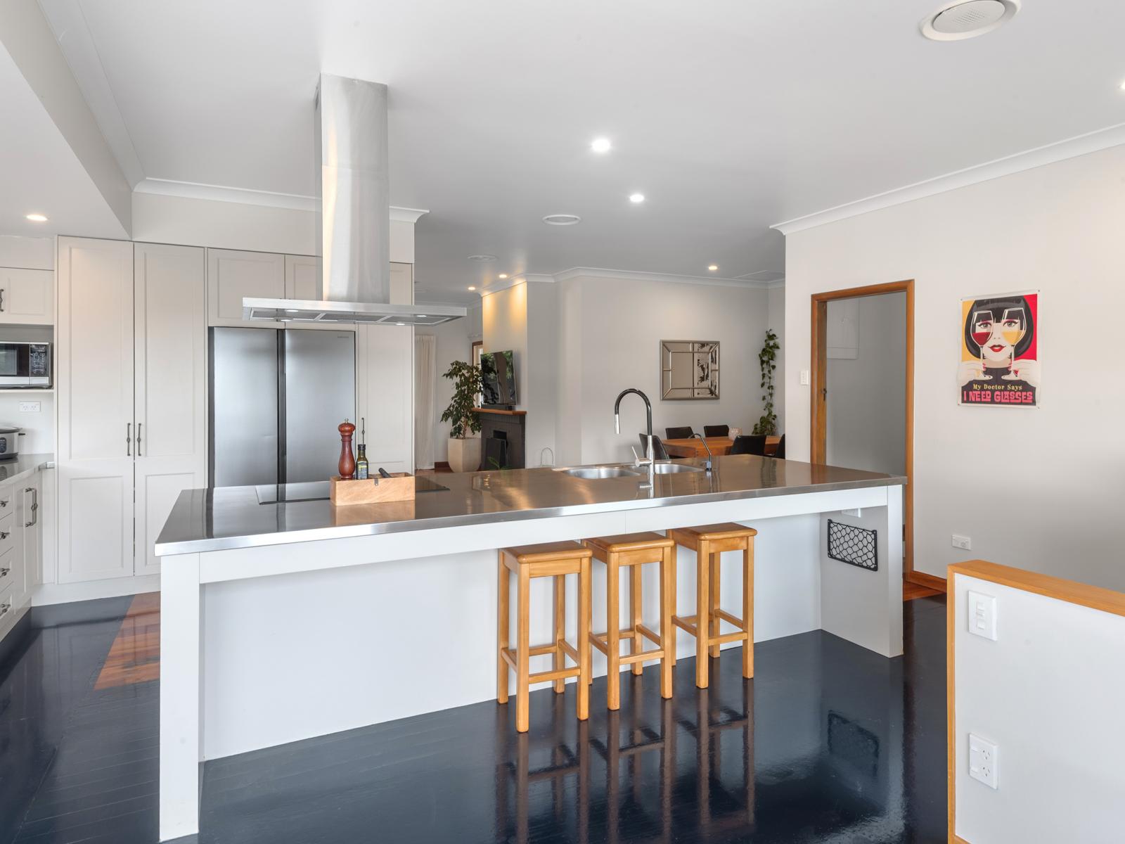 13 Punga Grove Avenue, Riverside