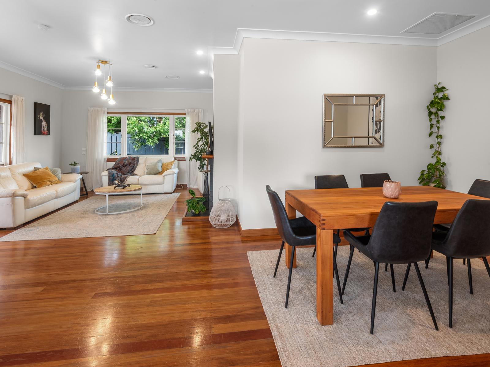 13 Punga Grove Avenue, Riverside