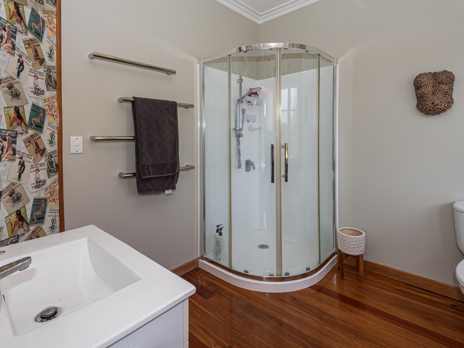 13 Punga Grove Avenue, Riverside