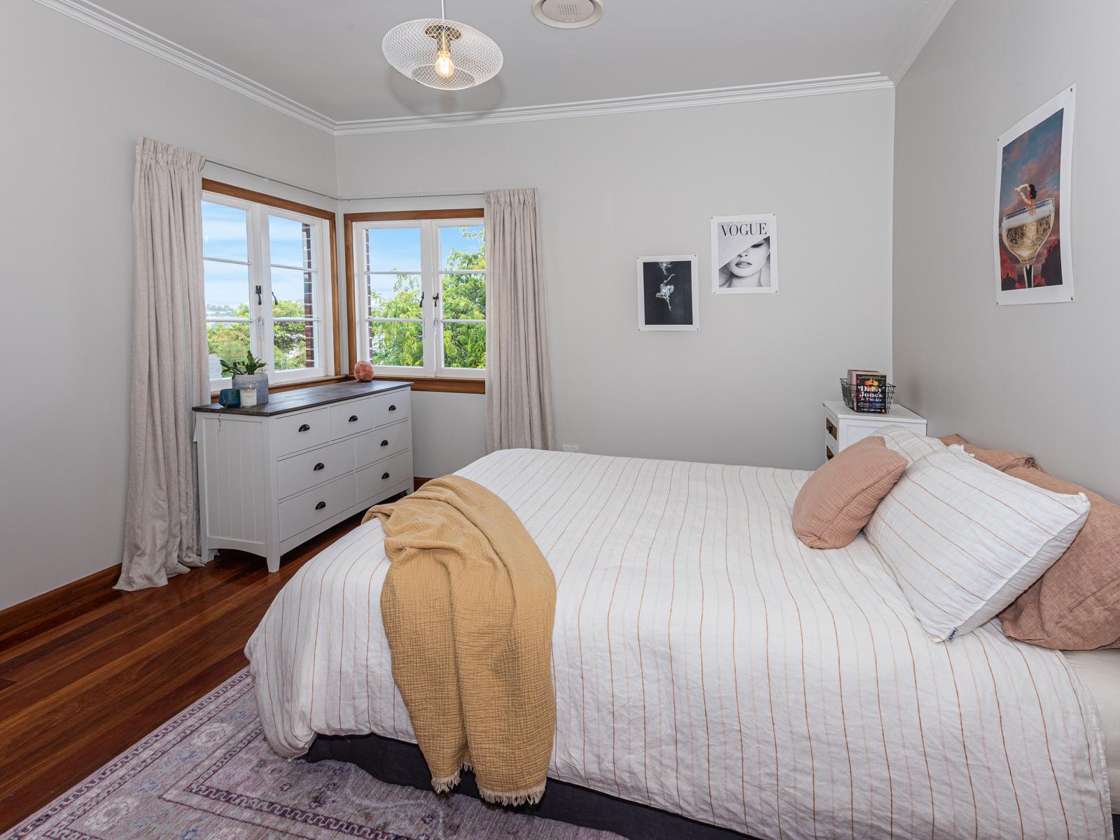 13 Punga Grove Avenue, Riverside