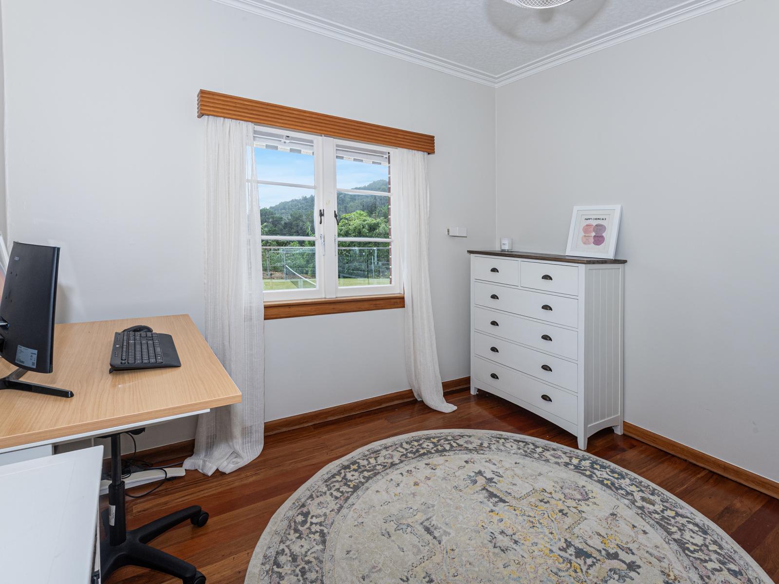 13 Punga Grove Avenue, Riverside