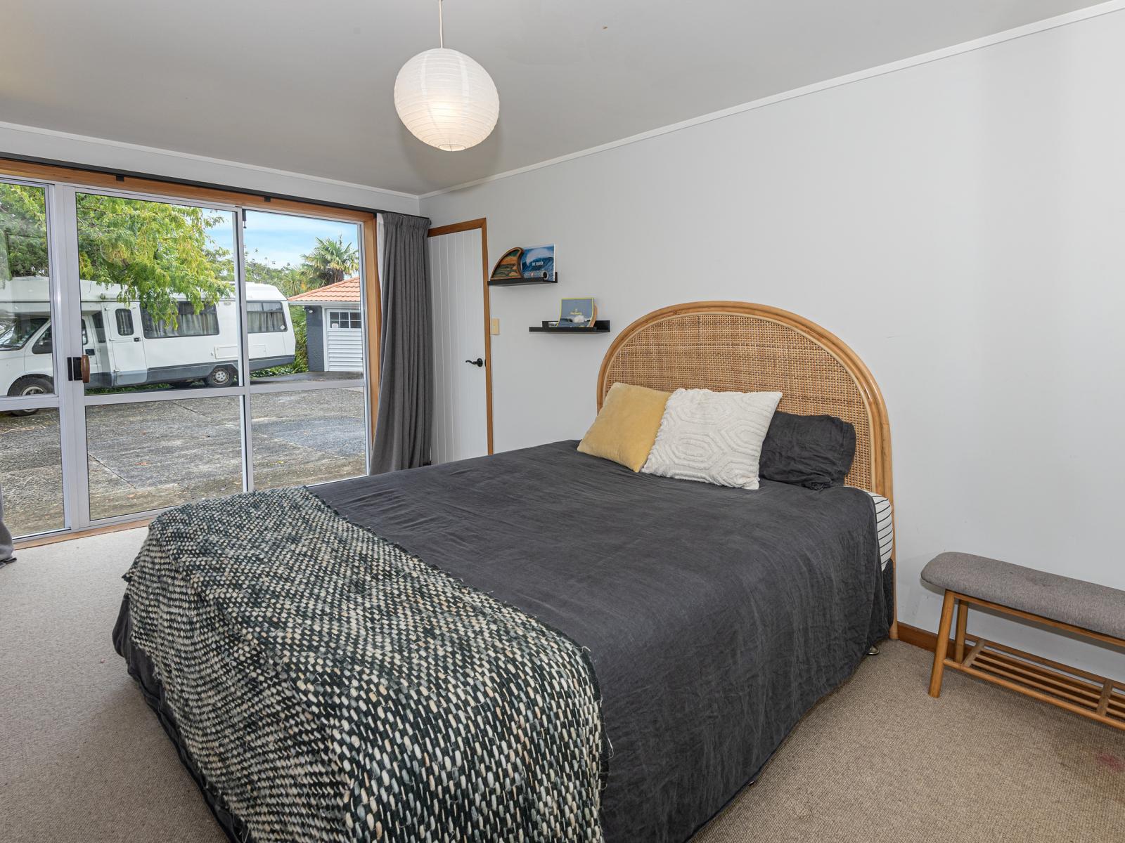 13 Punga Grove Avenue, Riverside