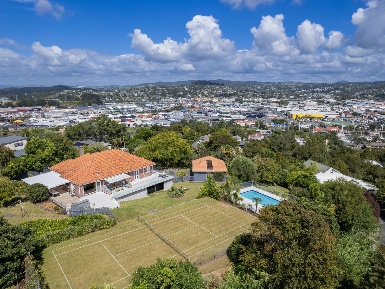 13 Punga Grove Avenue, Riverside