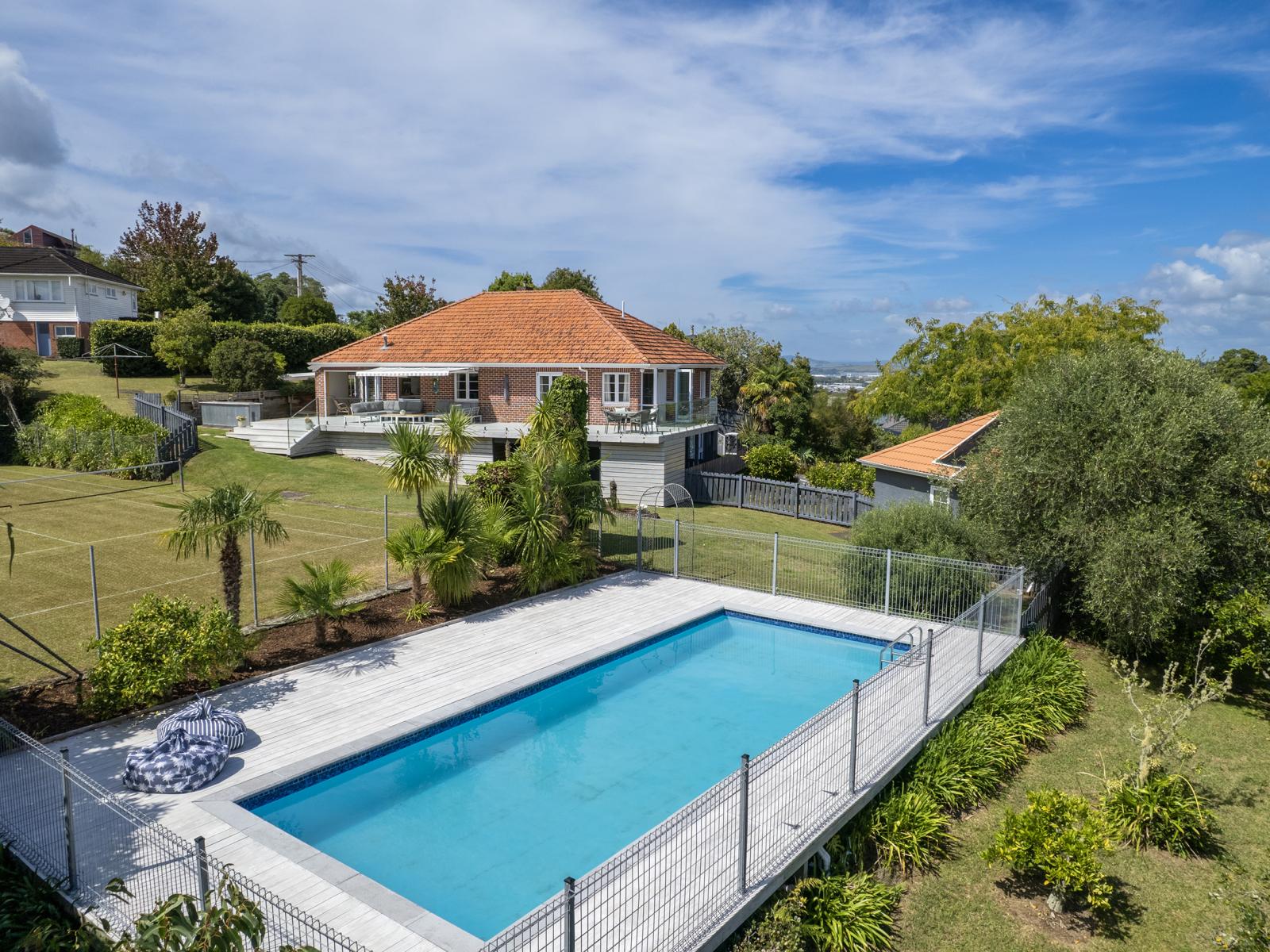 13 Punga Grove Avenue, Riverside