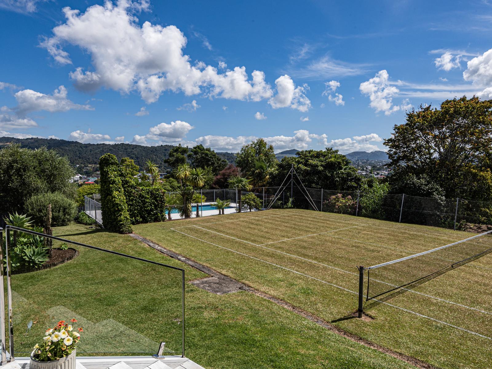 13 Punga Grove Avenue, Riverside