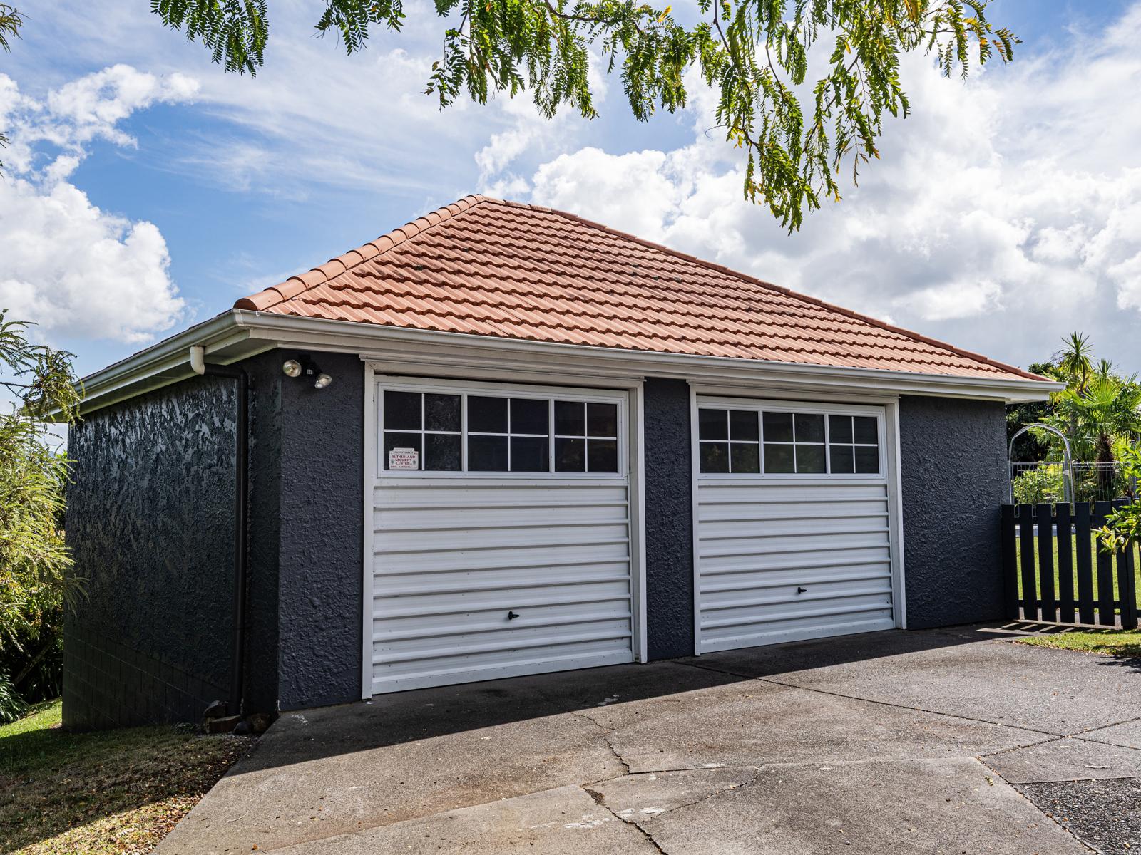 13 Punga Grove Avenue, Riverside