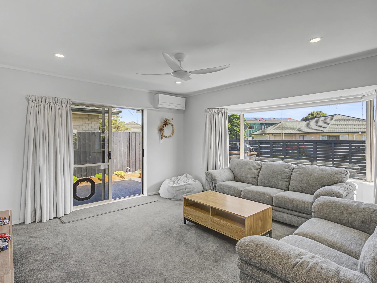 16B Dennis Taylor Court, Paraparaumu