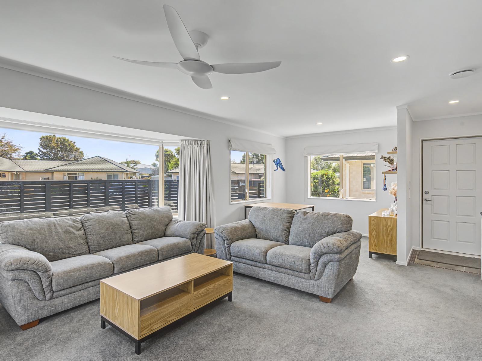 16B Dennis Taylor Court, Paraparaumu