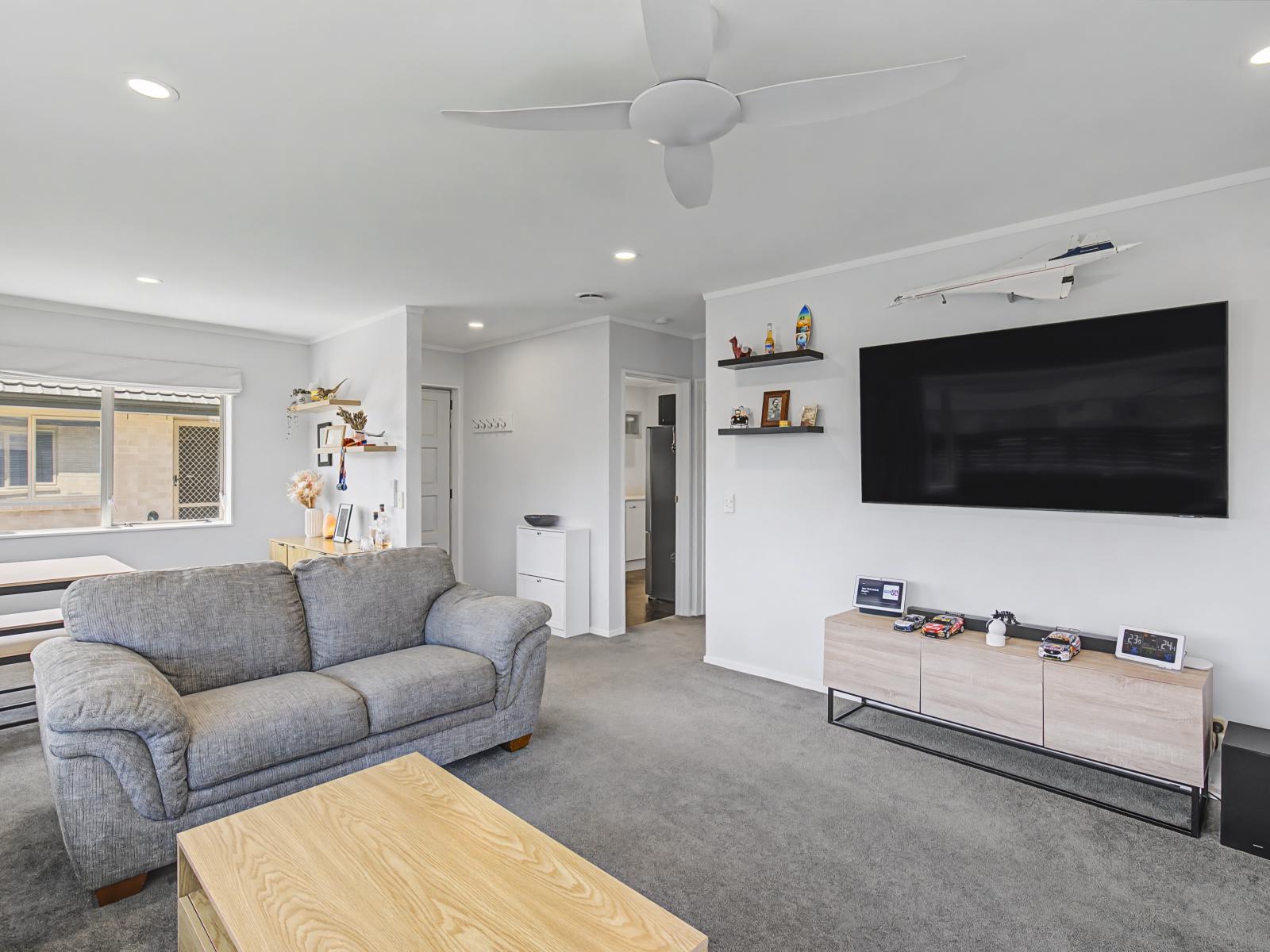 16B Dennis Taylor Court, Paraparaumu