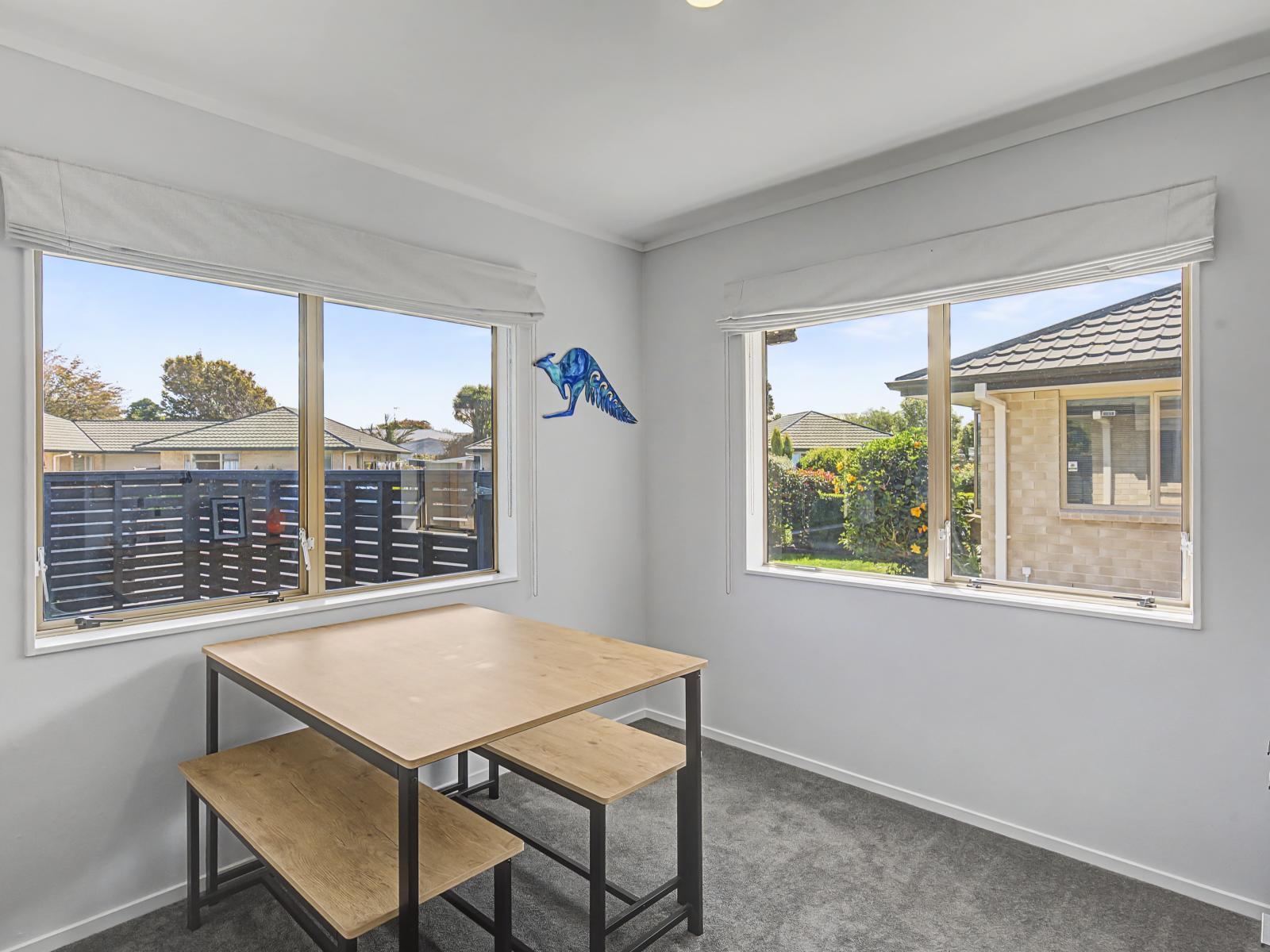 16B Dennis Taylor Court, Paraparaumu