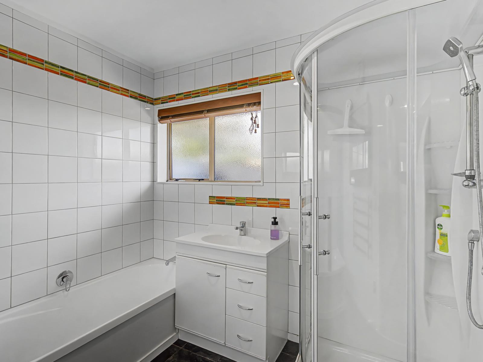 16B Dennis Taylor Court, Paraparaumu