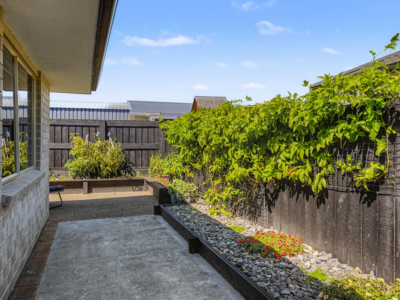 16B Dennis Taylor Court, Paraparaumu