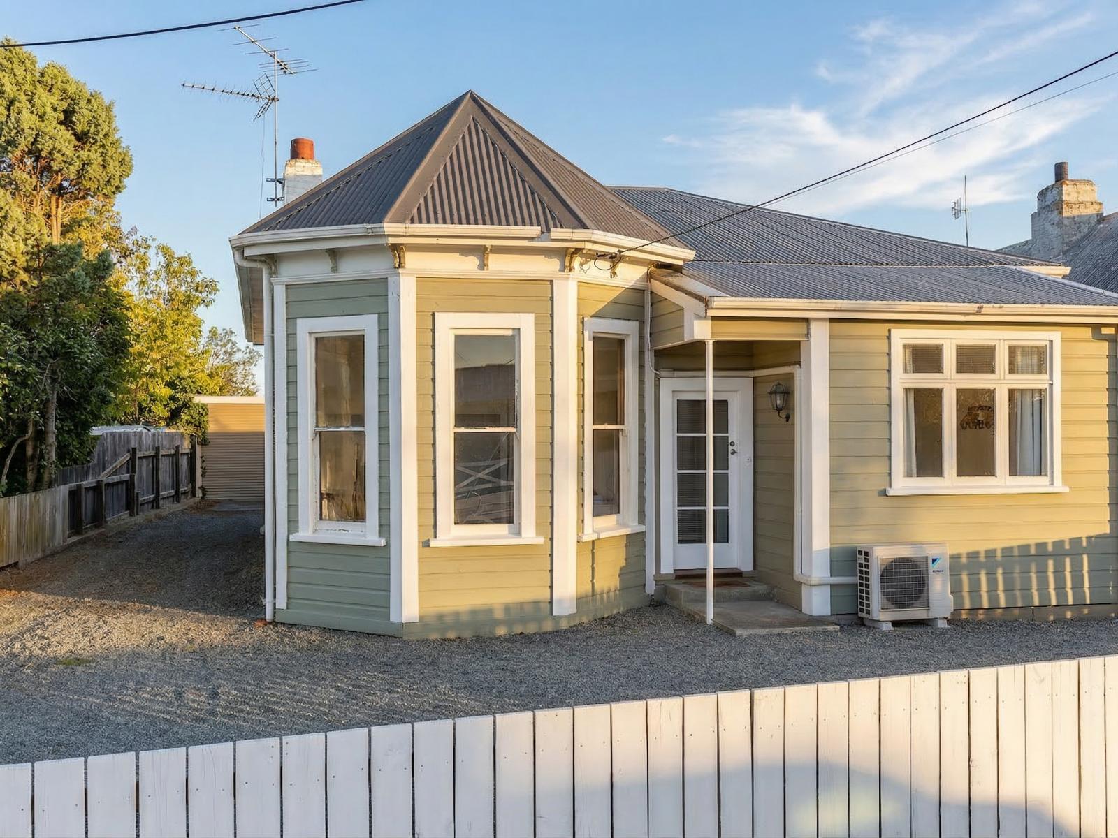 107 Lincoln Road, Masterton