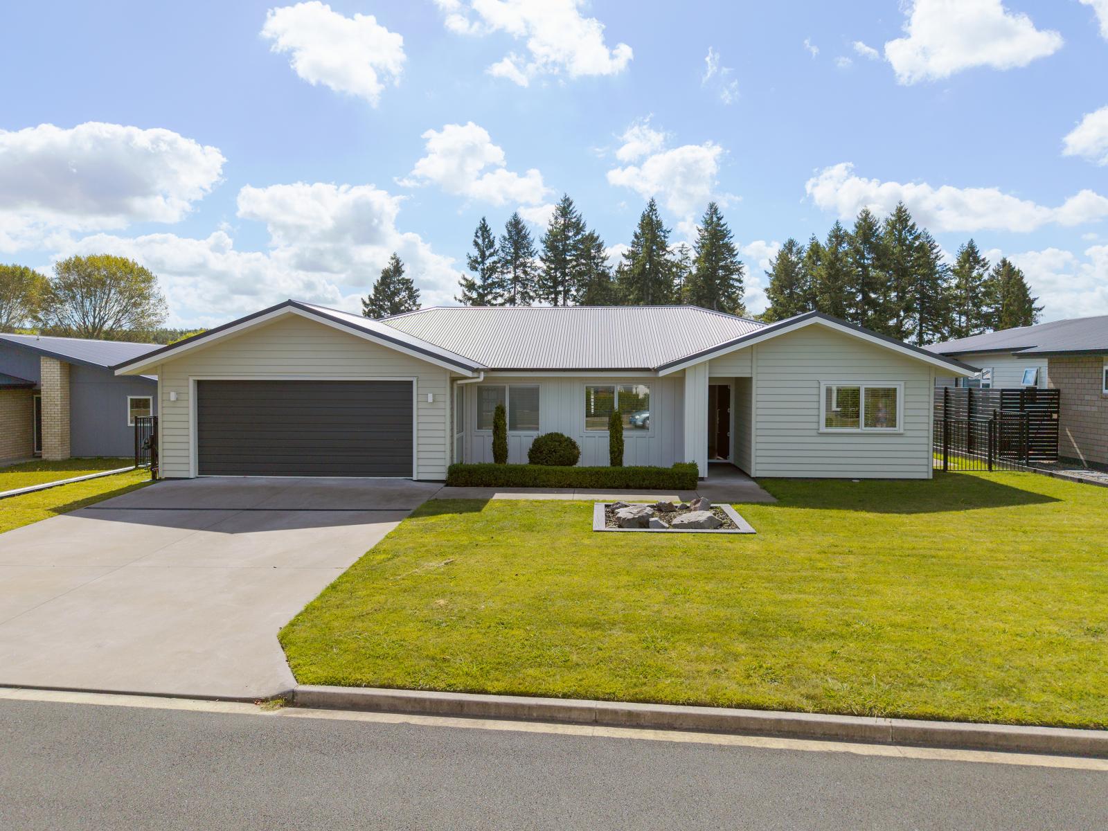 4 Bastille Court, Rangatira Park