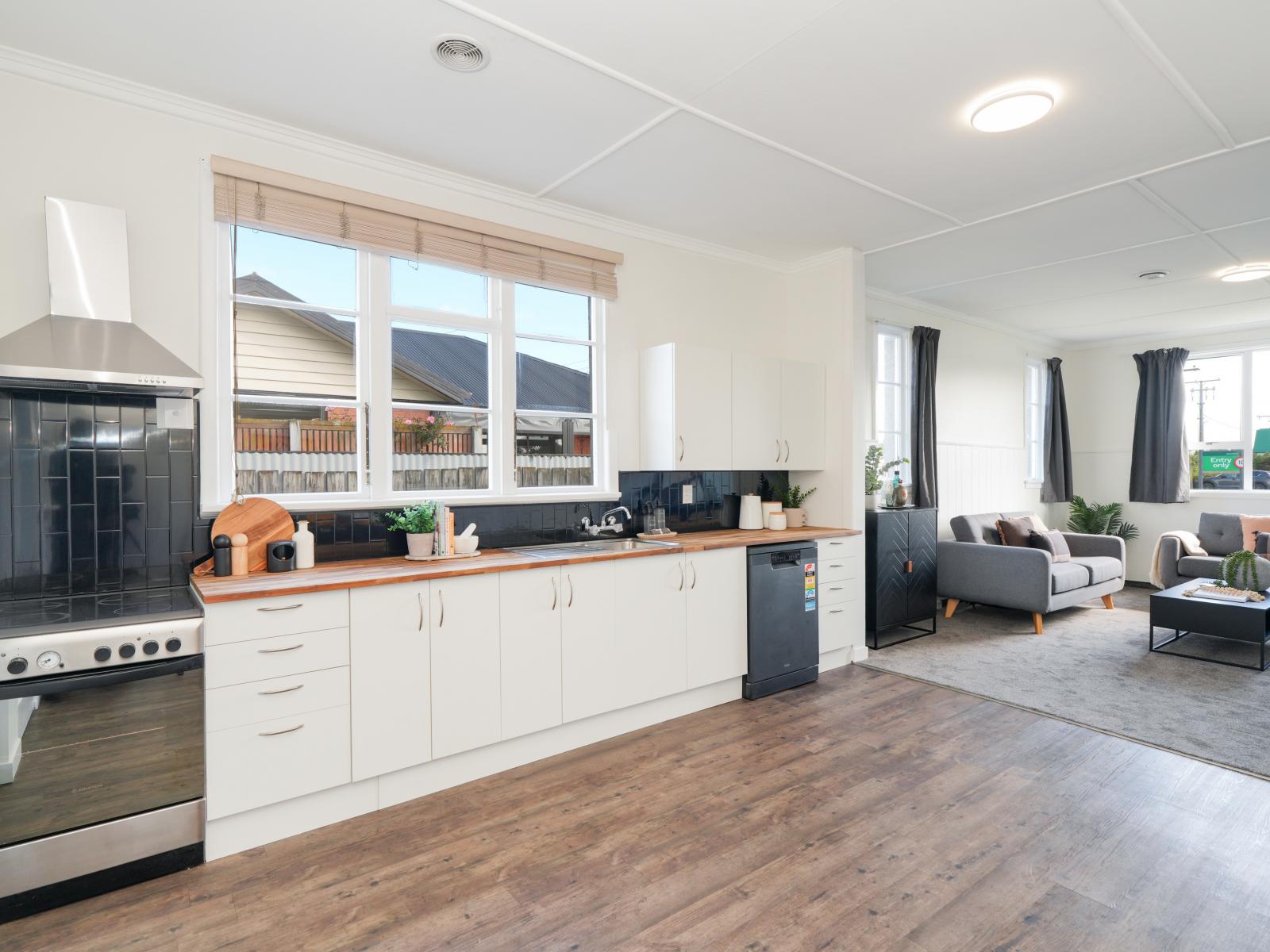 327 North Road, Waikiwi