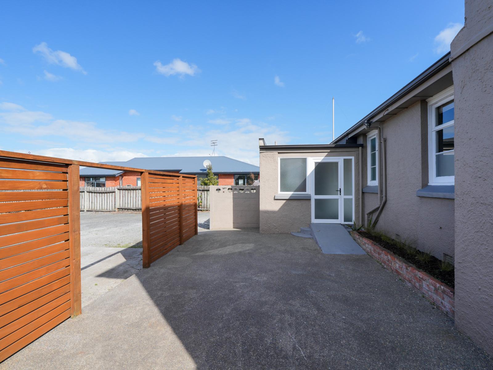327 North Road, Waikiwi
