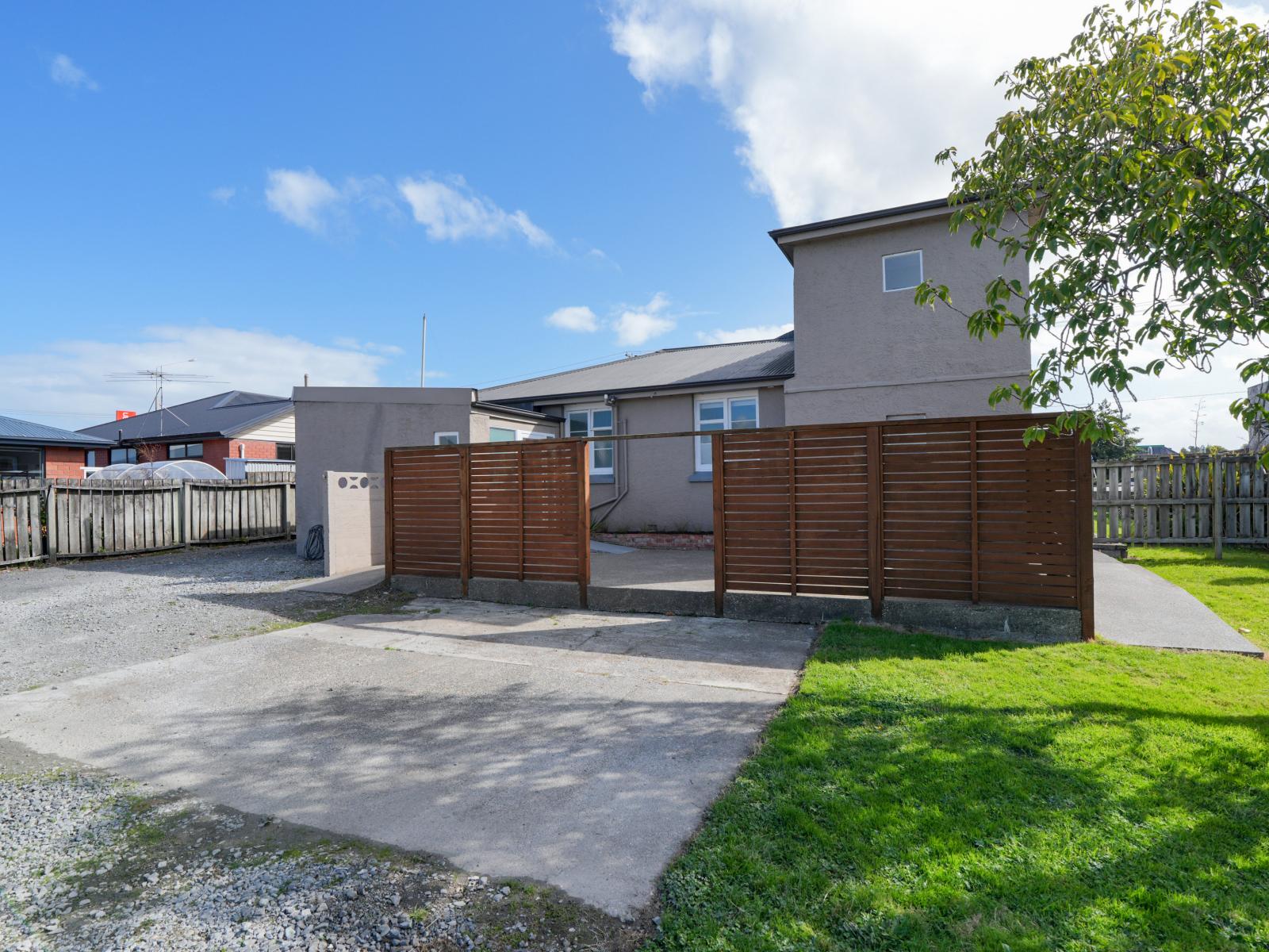 327 North Road, Waikiwi