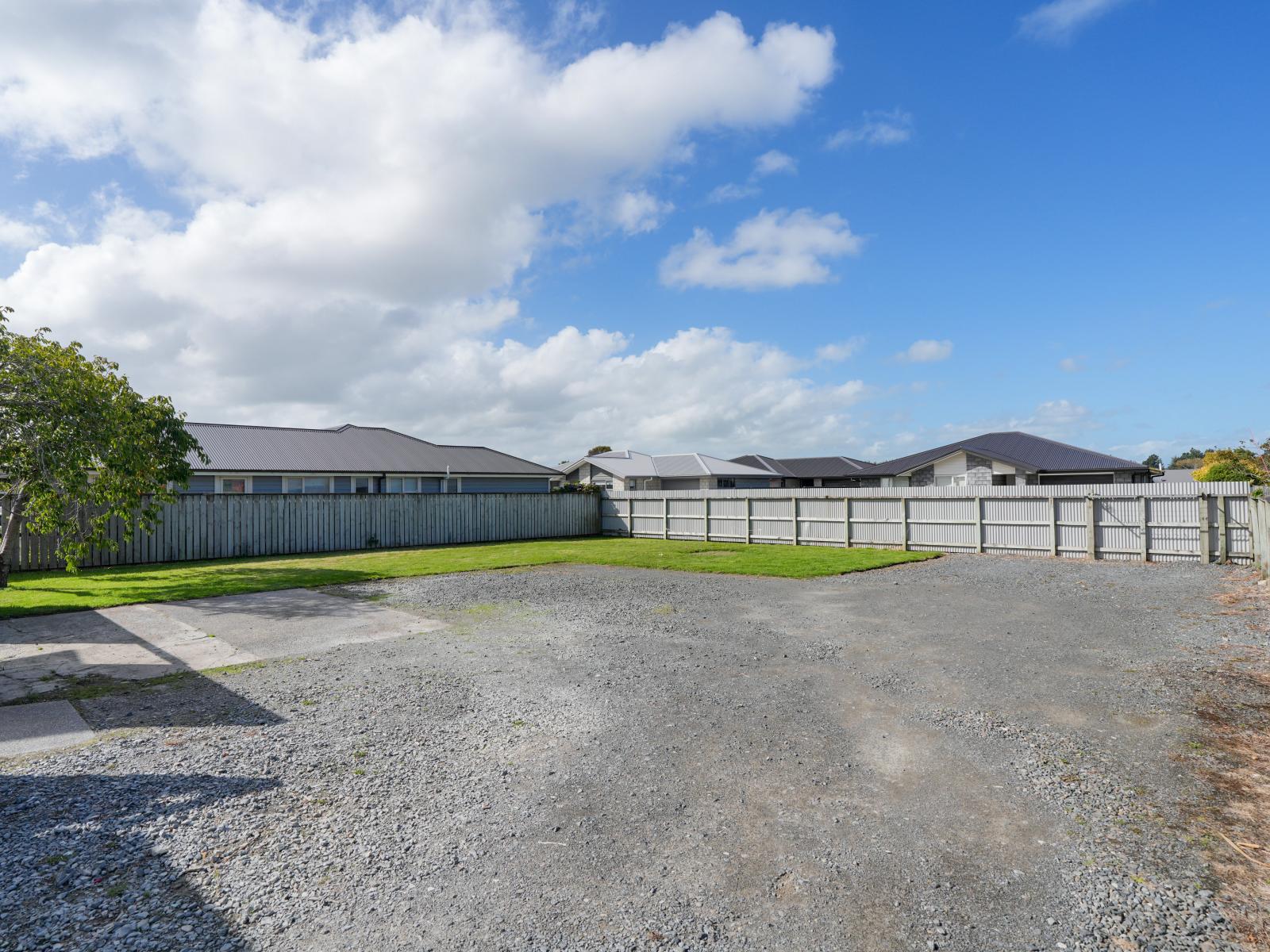 327 North Road, Waikiwi