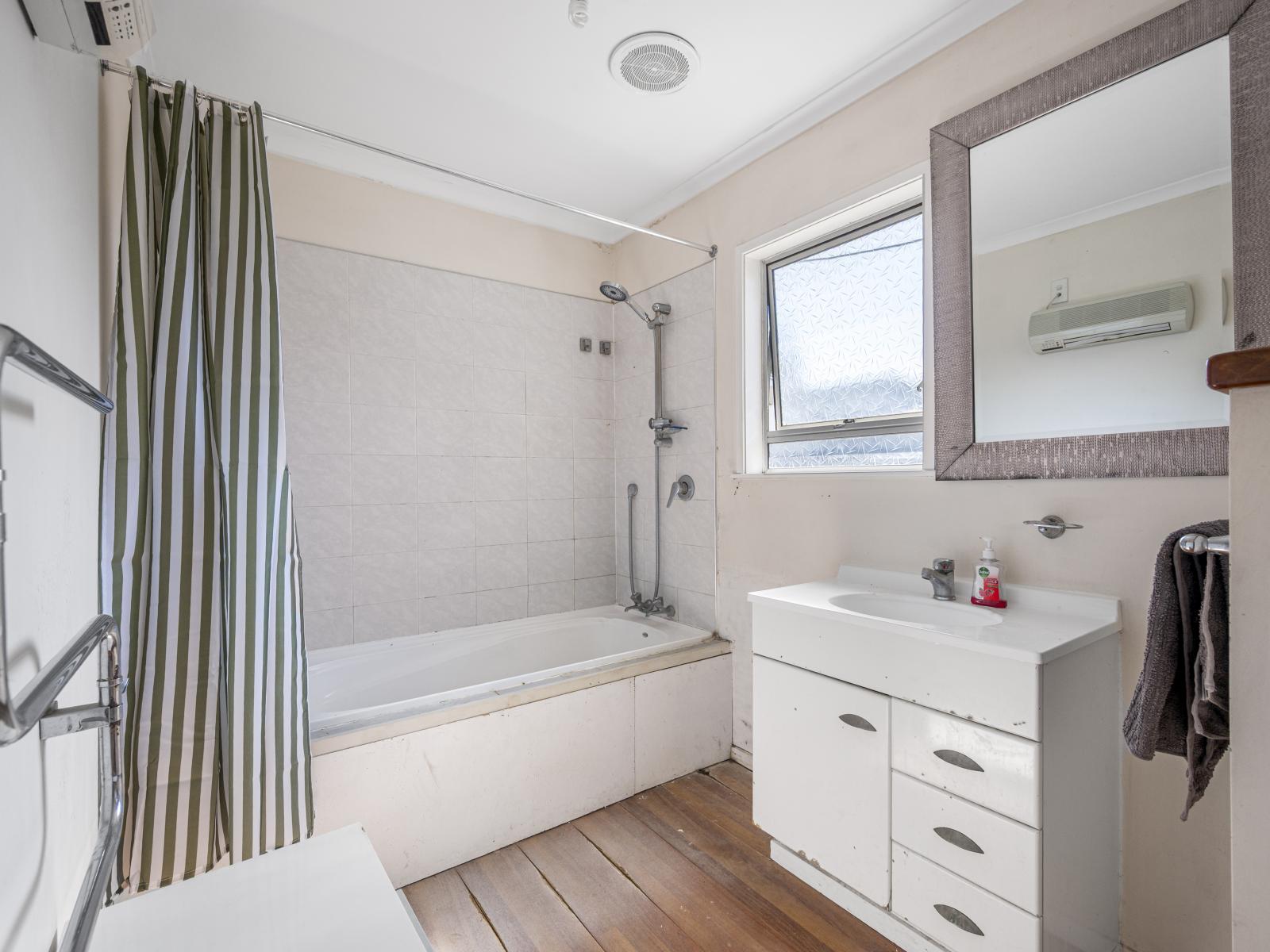 433 Kennedy Road, Pirimai