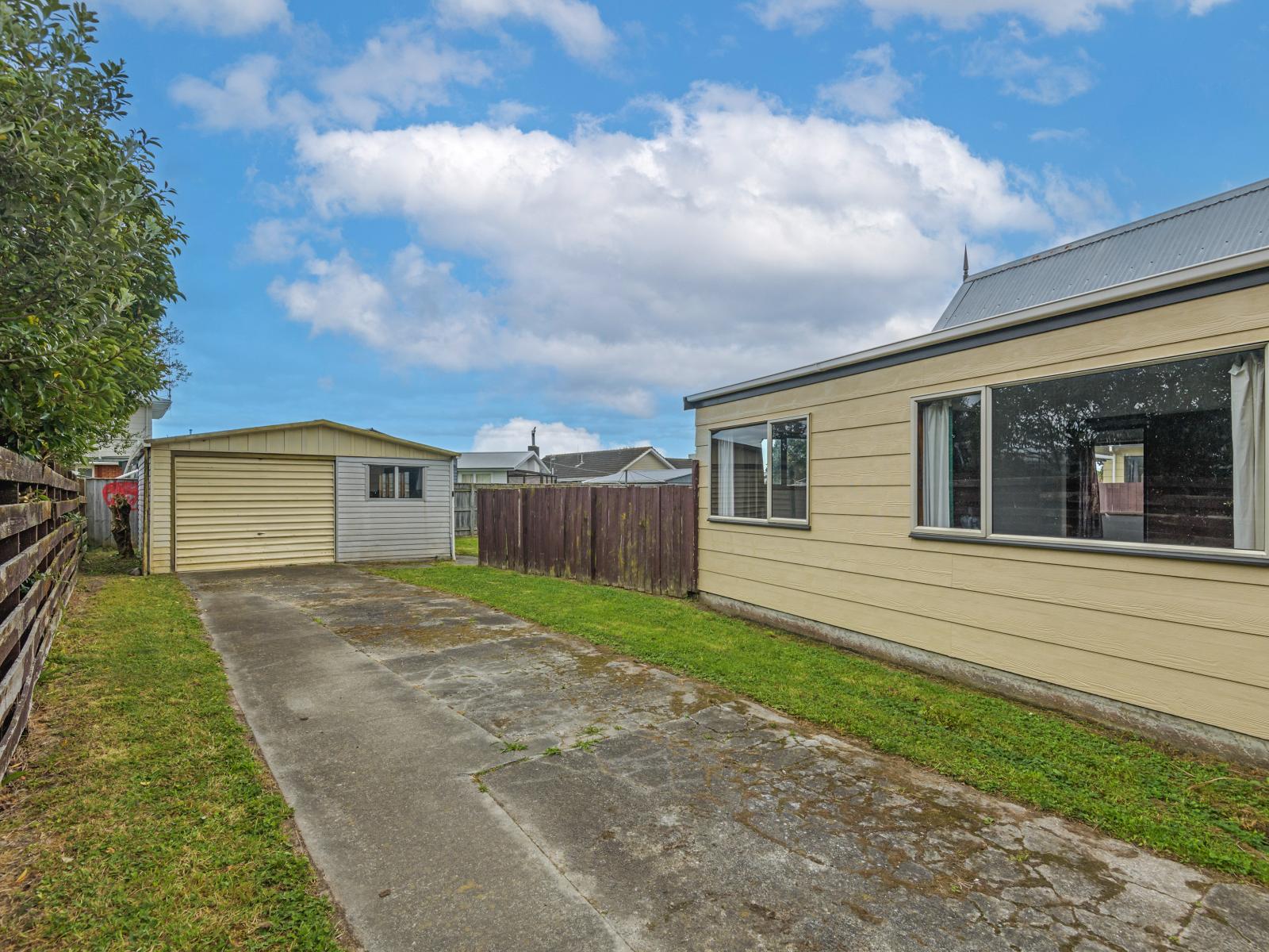 28 Suzanne Grove, Kelvin Grove