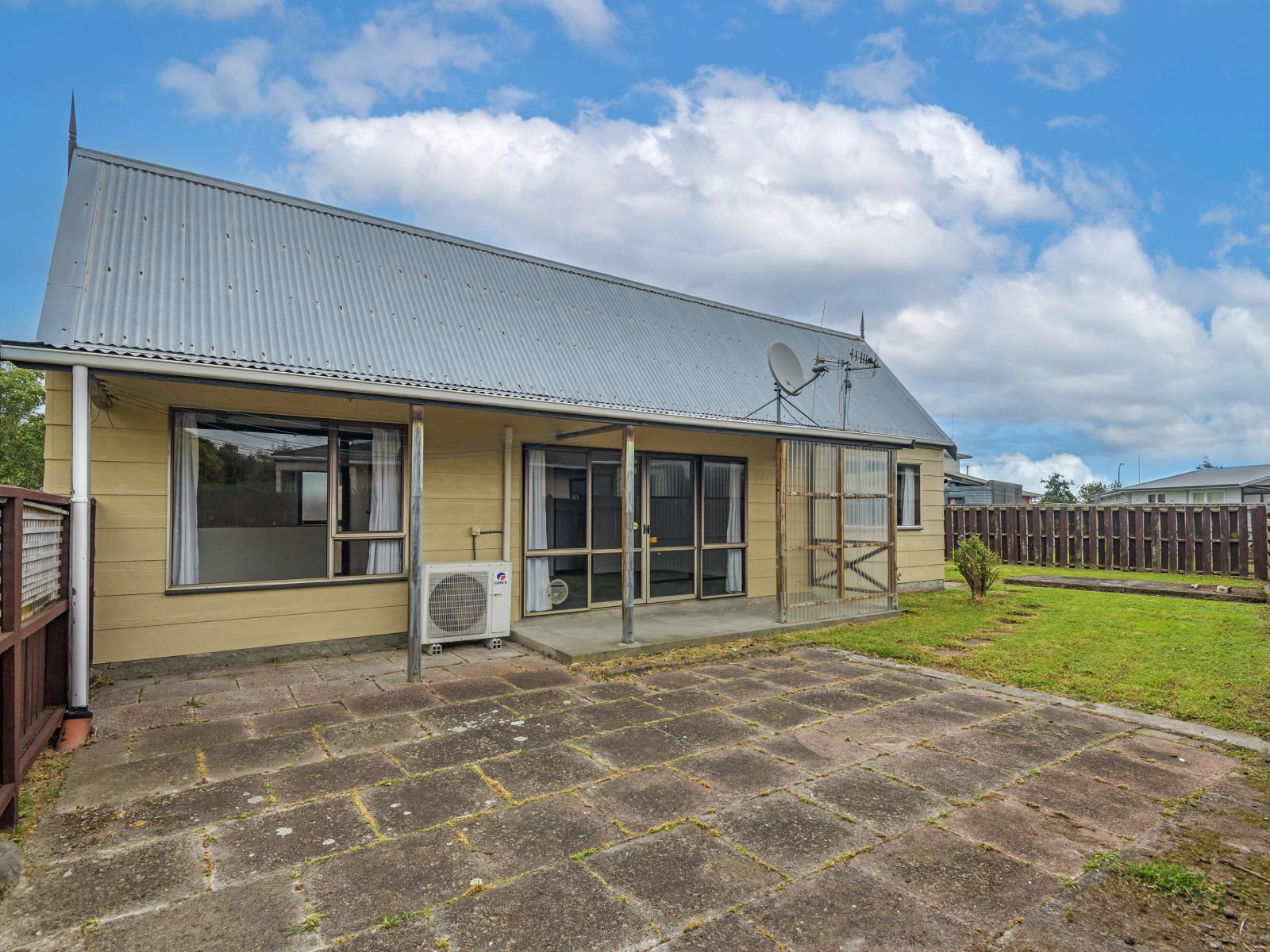 28 Suzanne Grove, Kelvin Grove