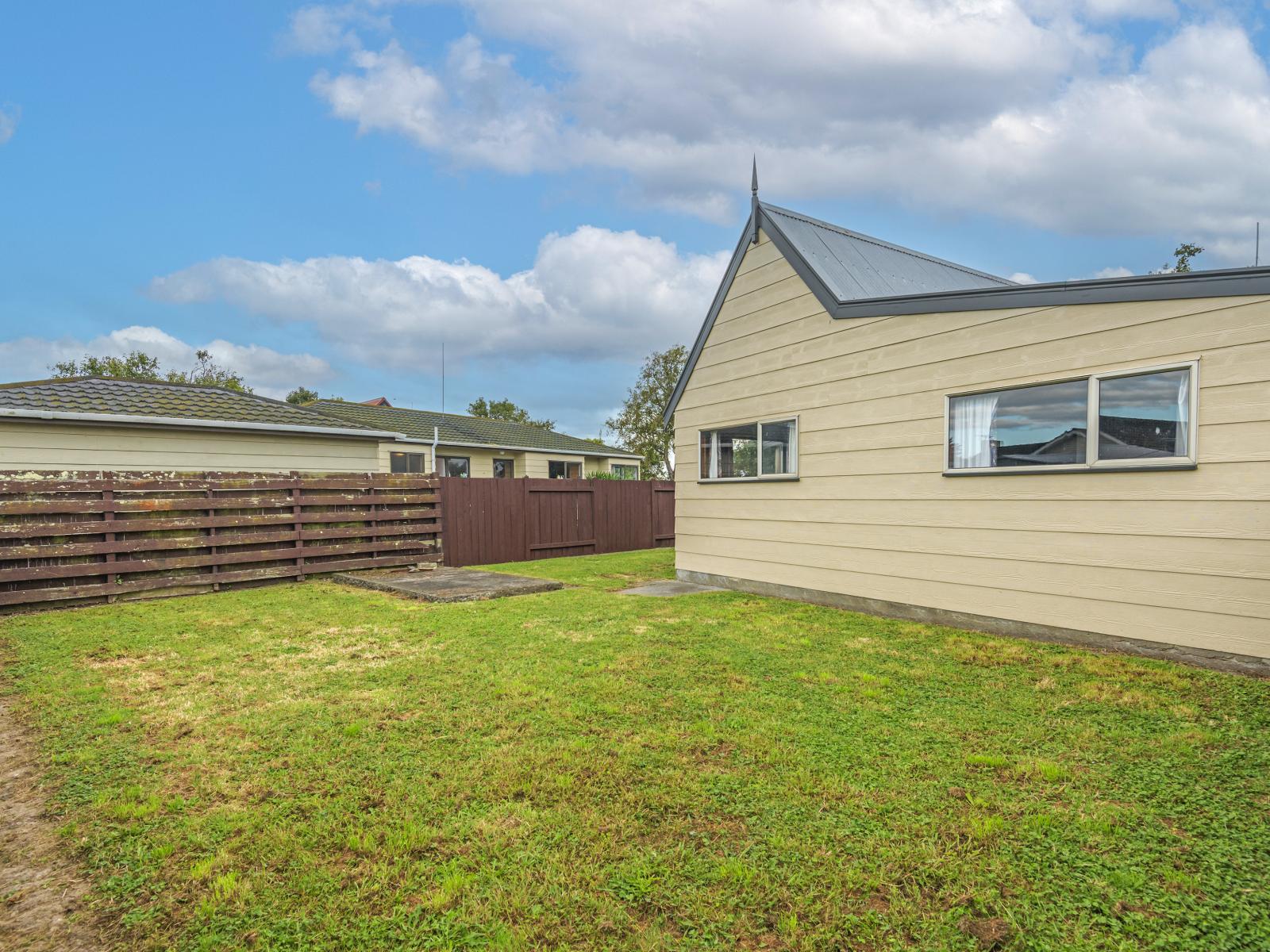 28 Suzanne Grove, Kelvin Grove