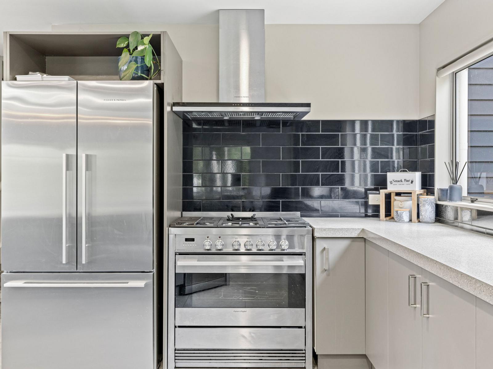 671 No 3 Line, Okoia