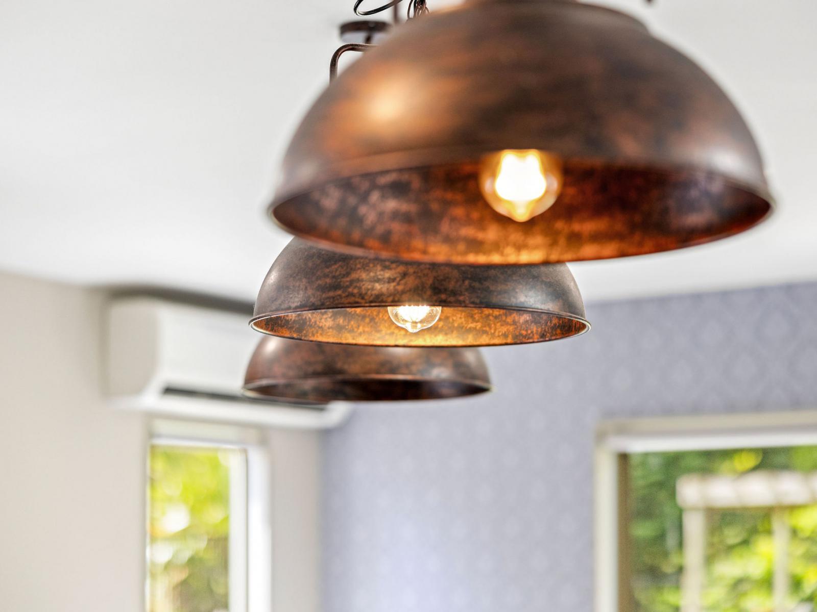 671 No 3 Line, Okoia