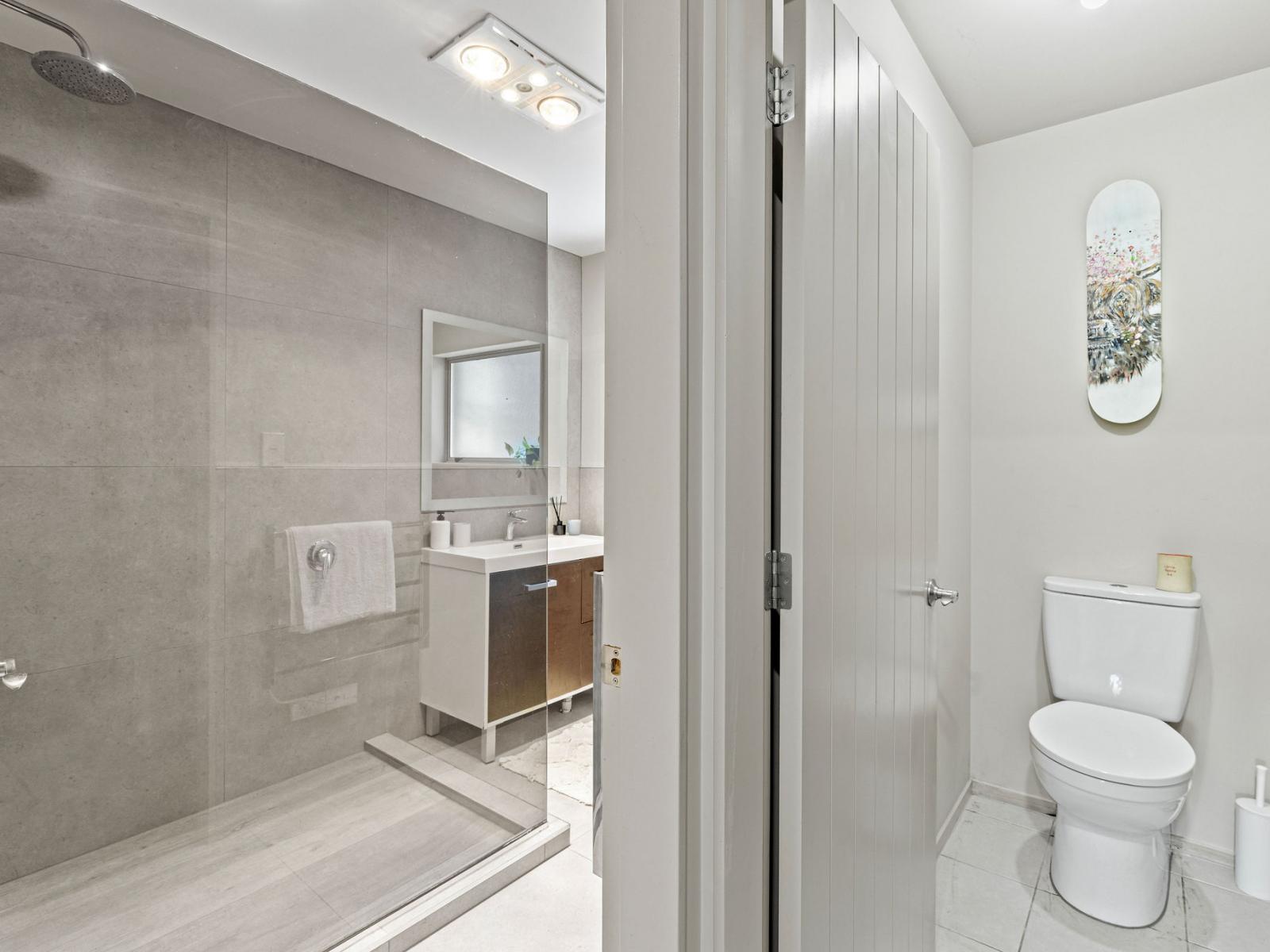 671 No 3 Line, Okoia