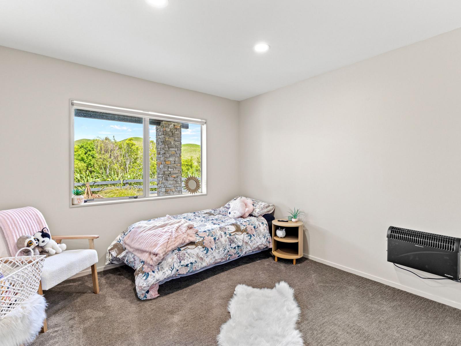 671 No 3 Line, Okoia