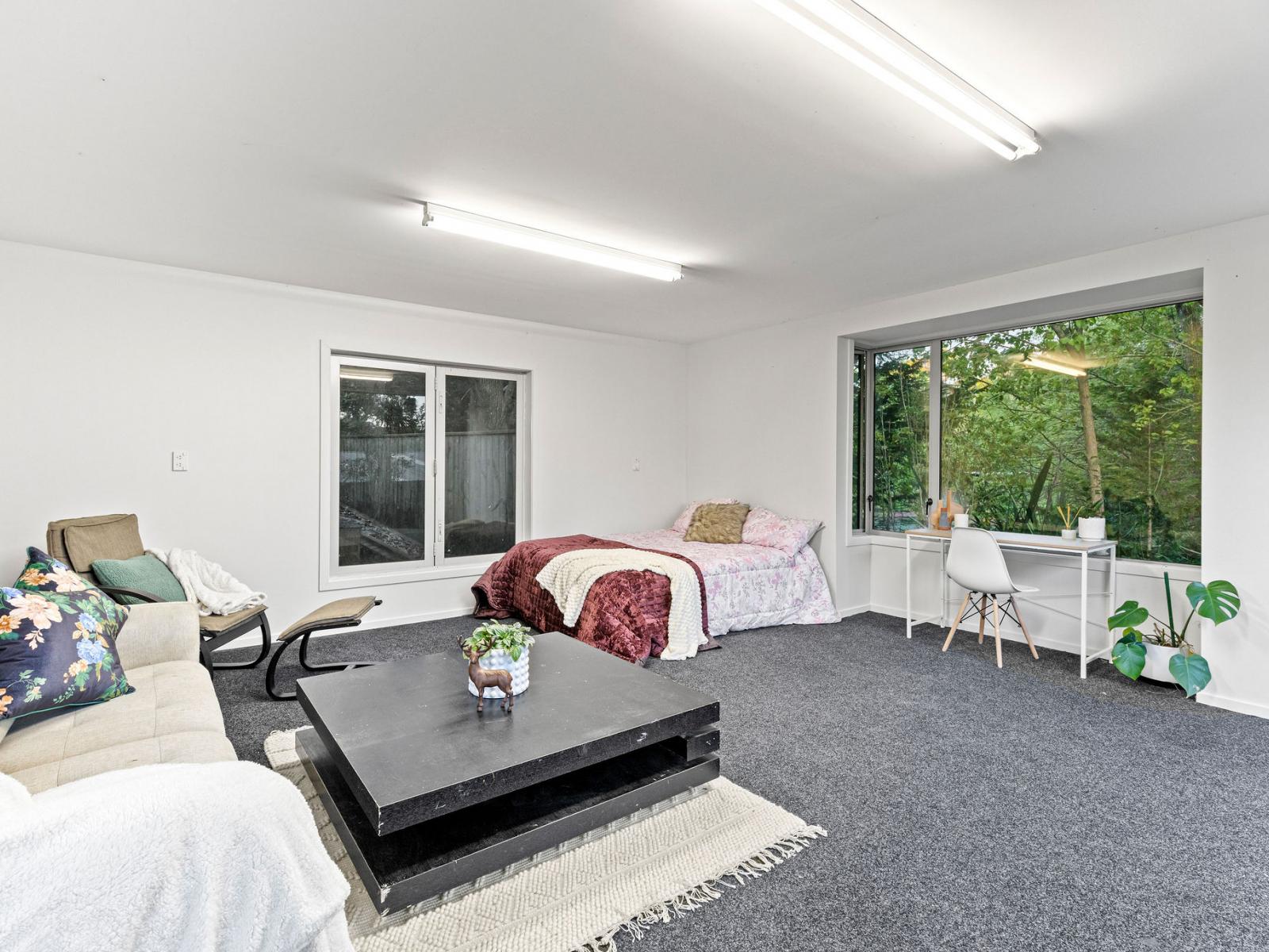 671 No 3 Line, Okoia