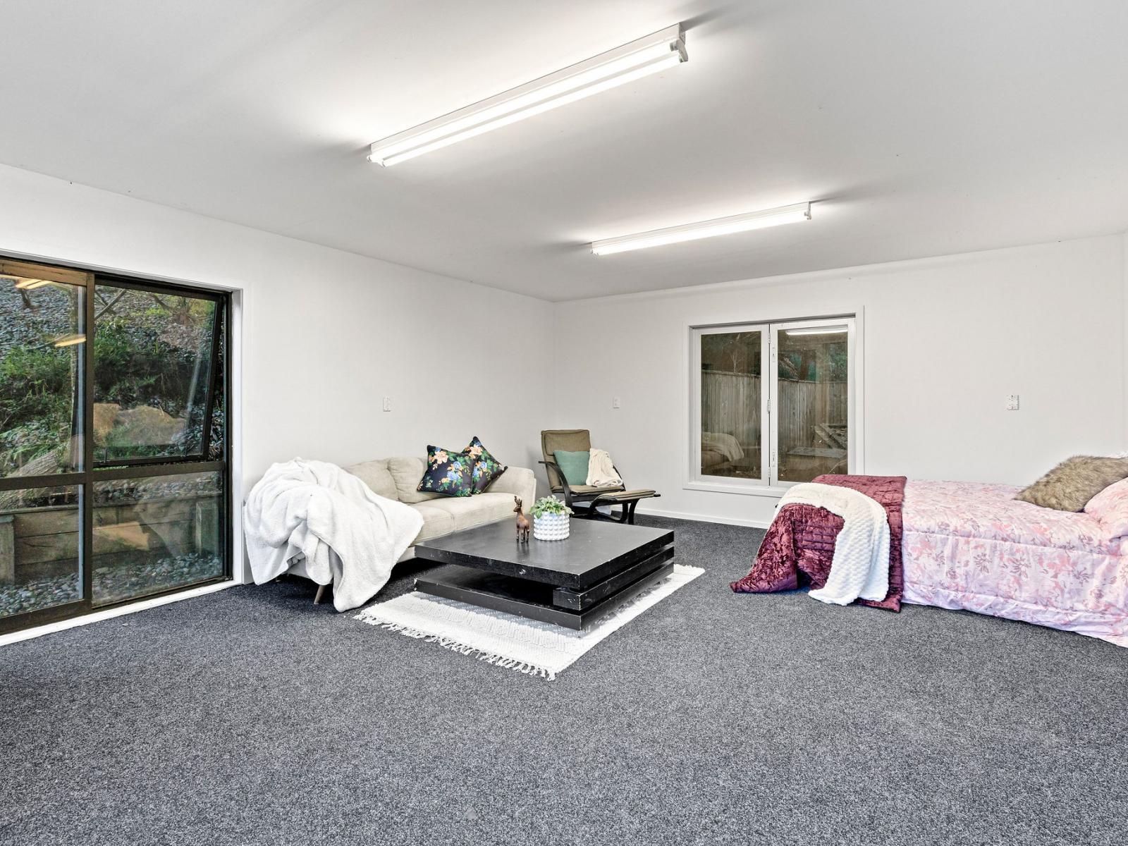 671 No 3 Line, Okoia