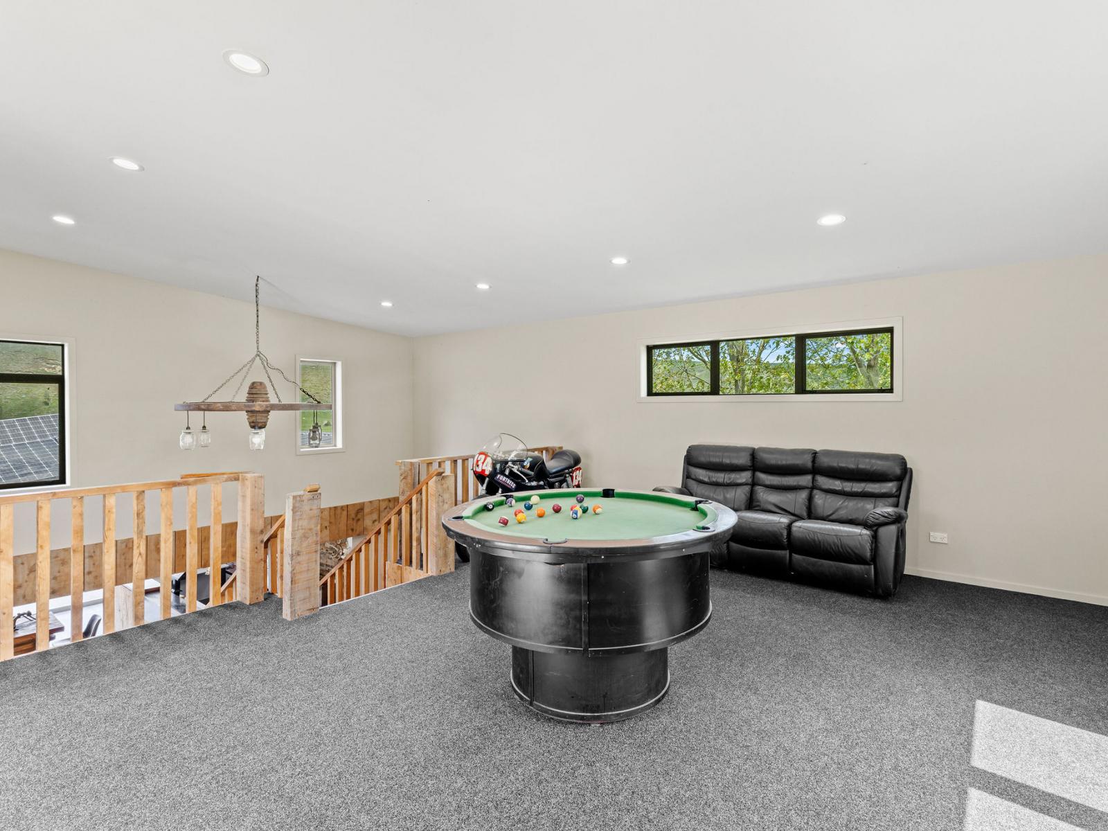 671 No 3 Line, Okoia