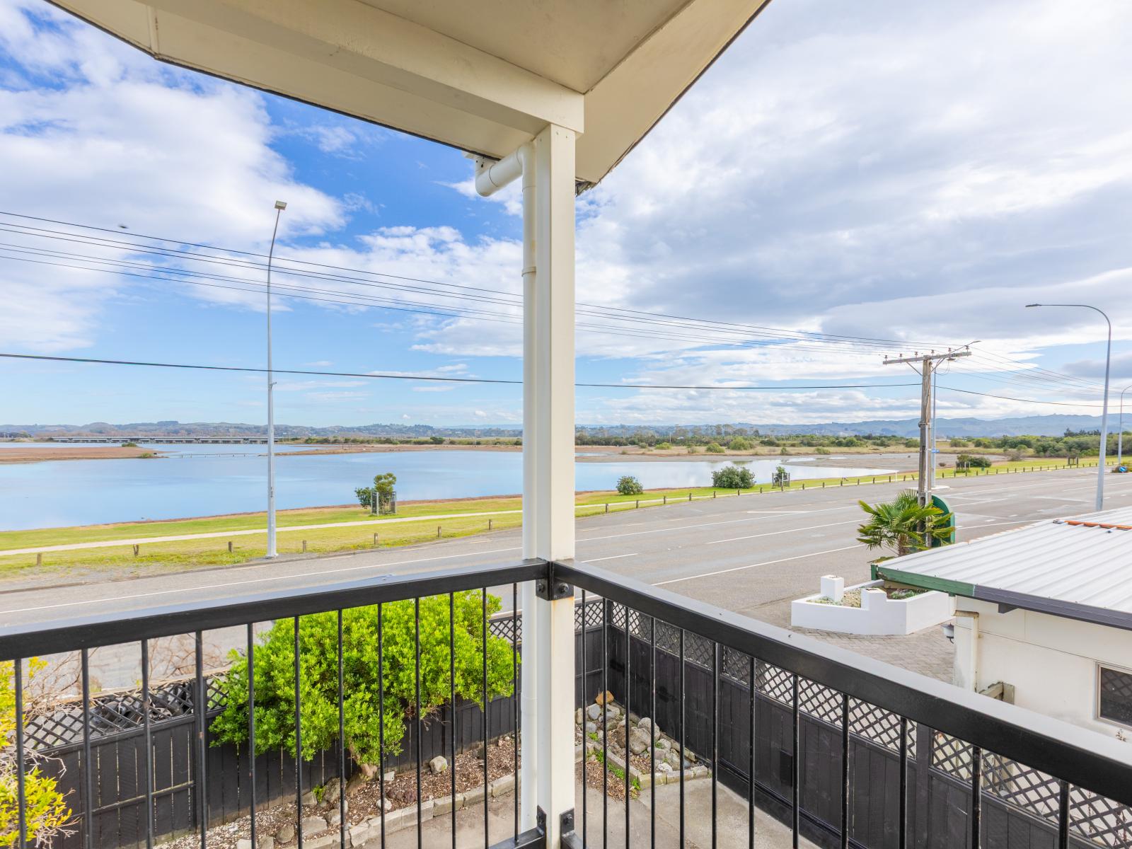 50 Meeanee Quay, Westshore