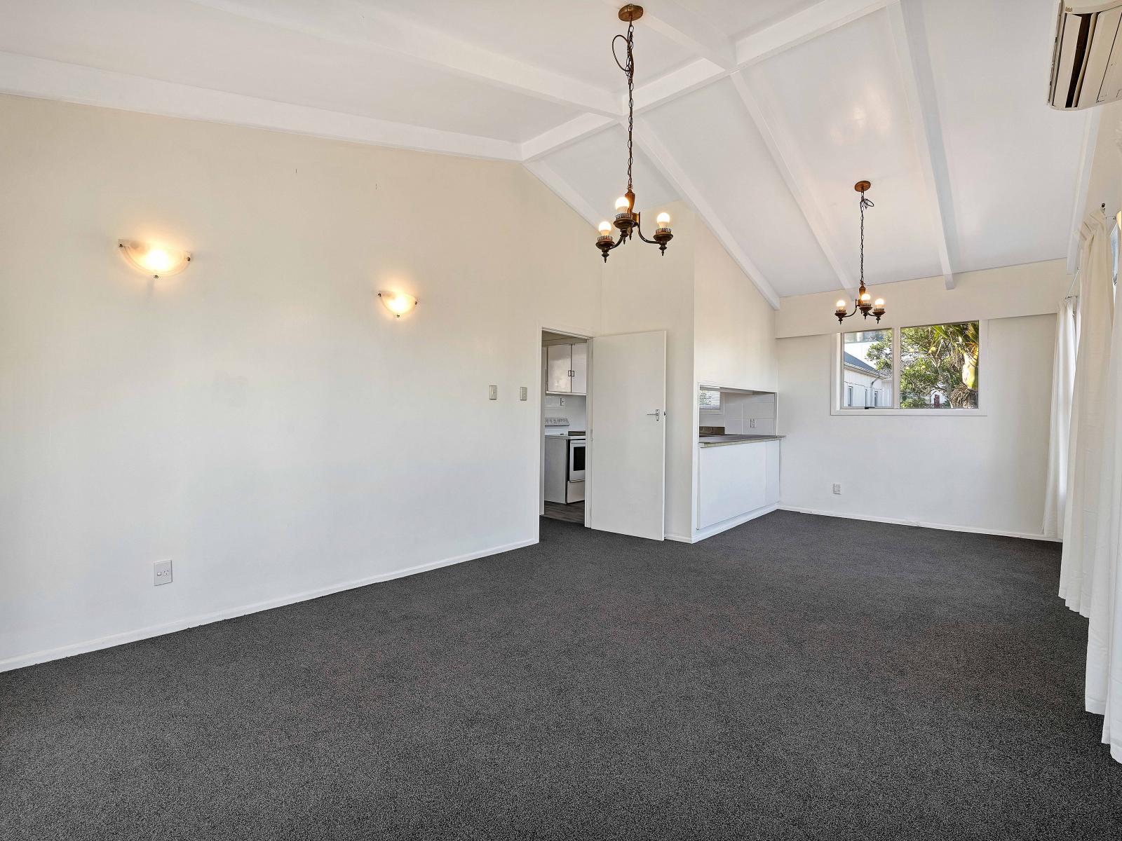 2/341 Devon Street West, New Plymouth