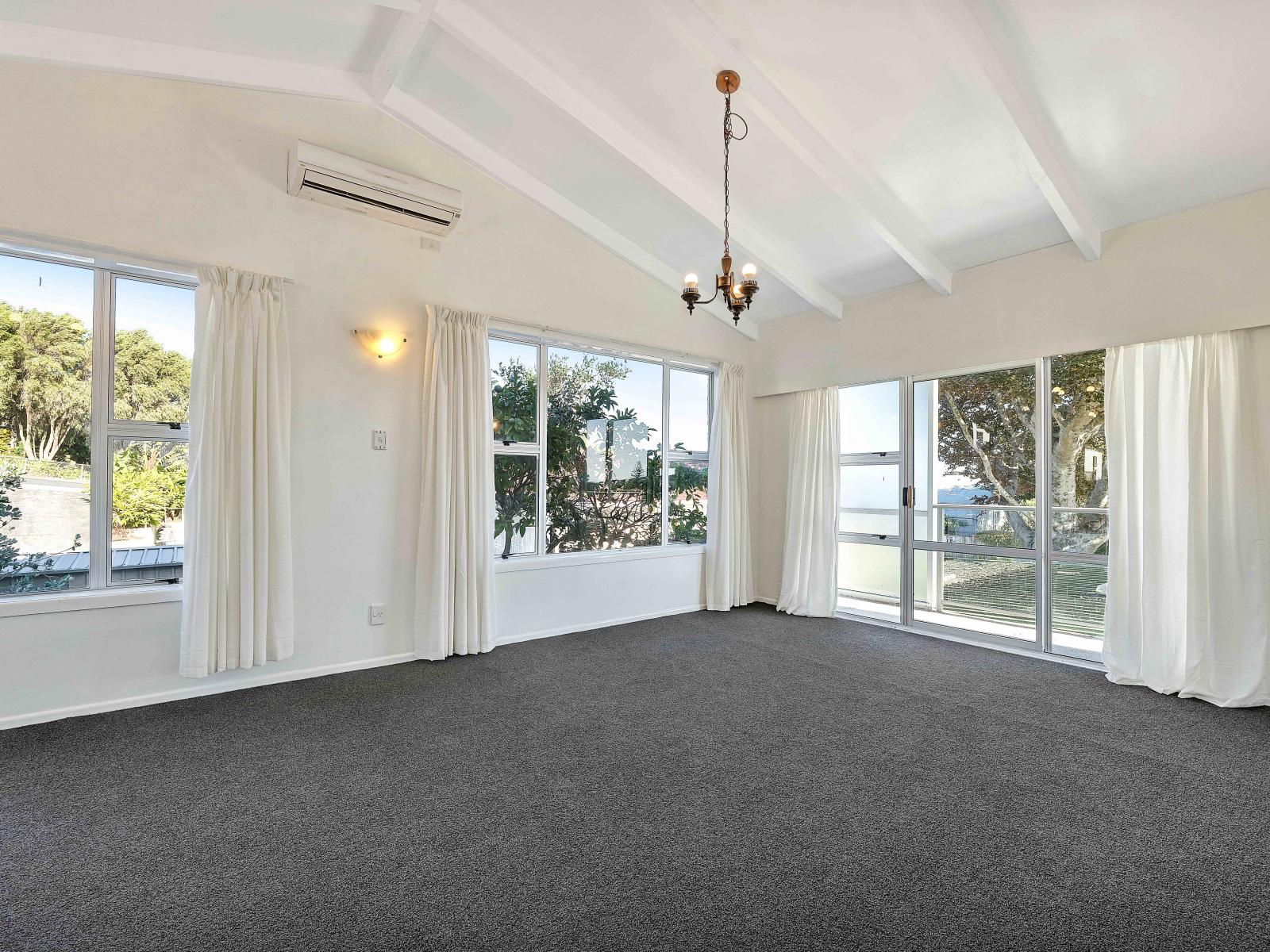 2/341 Devon Street West, New Plymouth